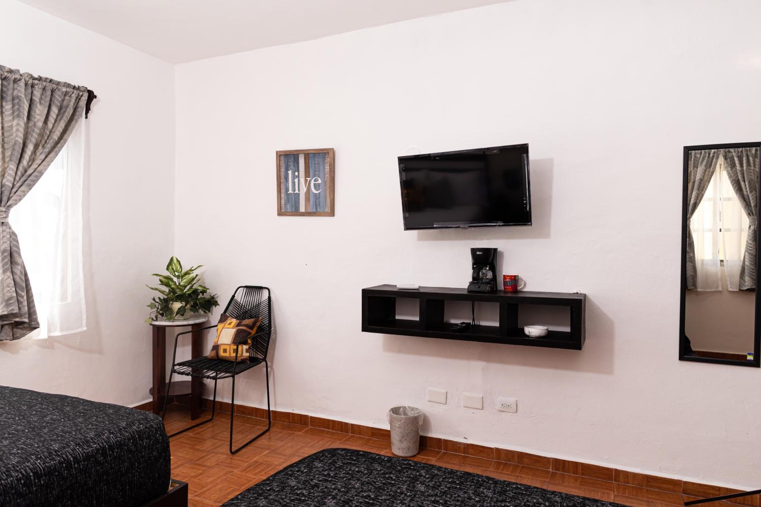 Santa Fe Studios And Suites — 7