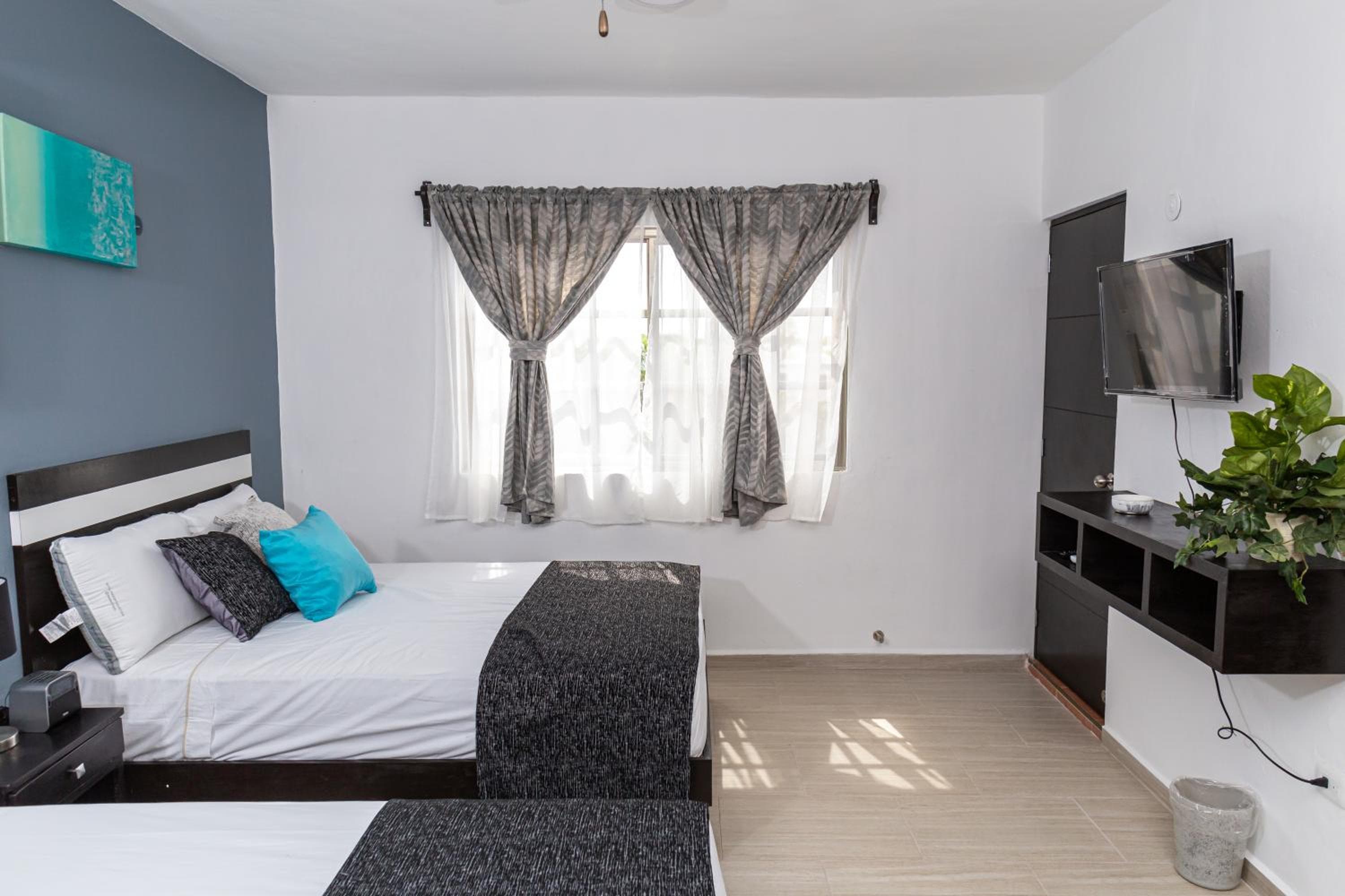 Santa Fe Studios And Suites — 4