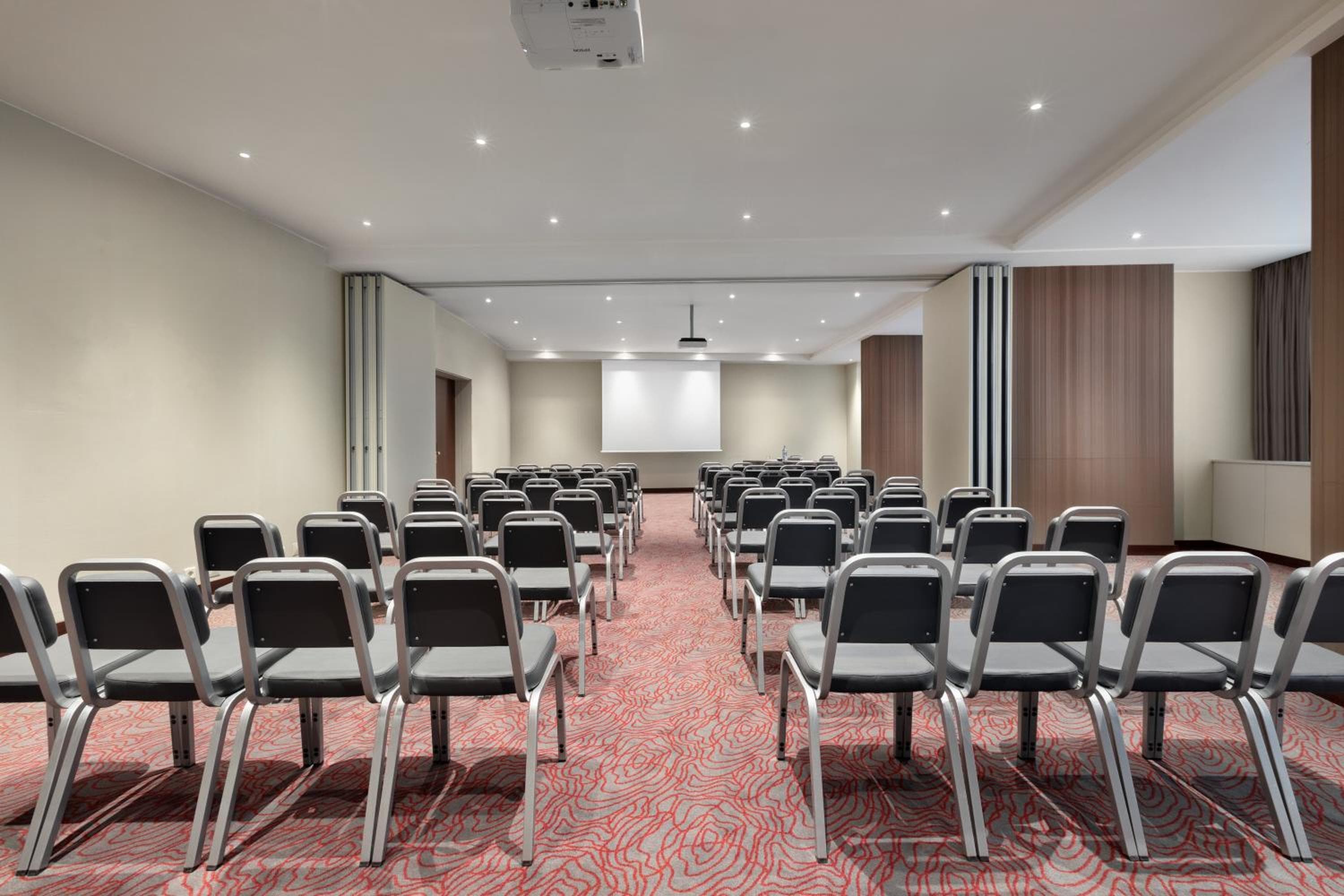 Ramada by Wyndham Lissabon — 17