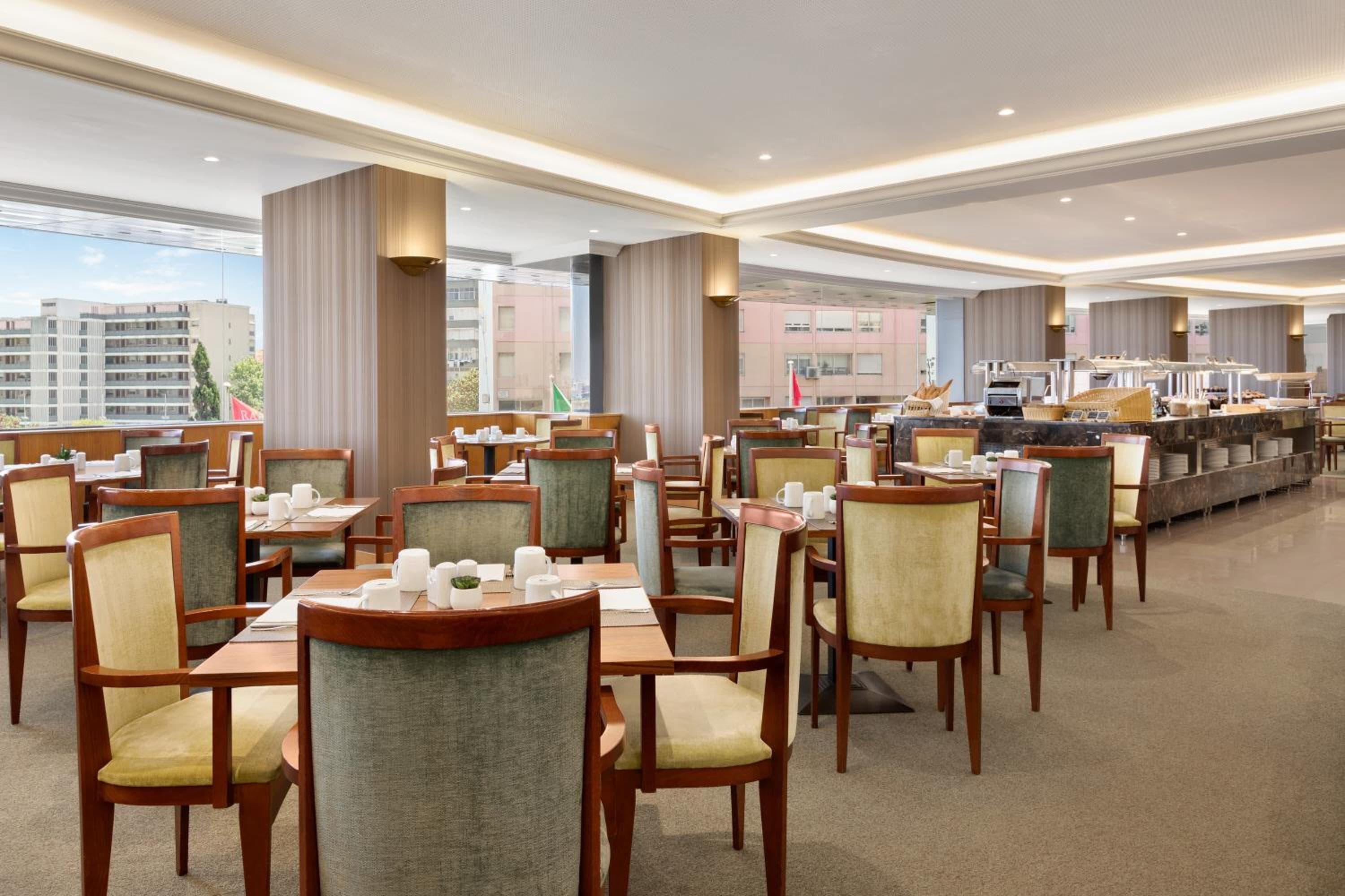 Ramada by Wyndham Lissabon — 13