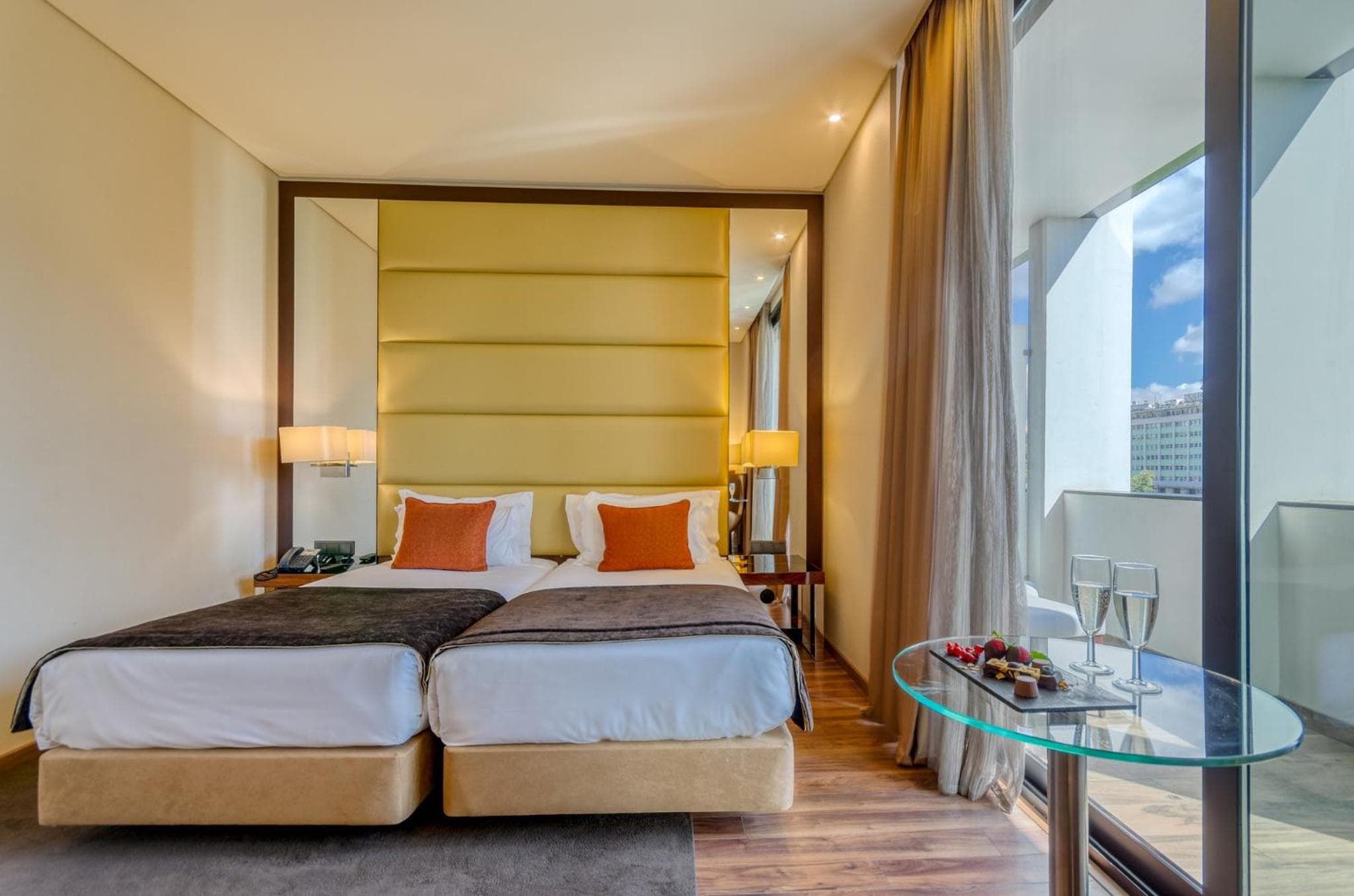Av. Turim. Hotel Liberdade — 30