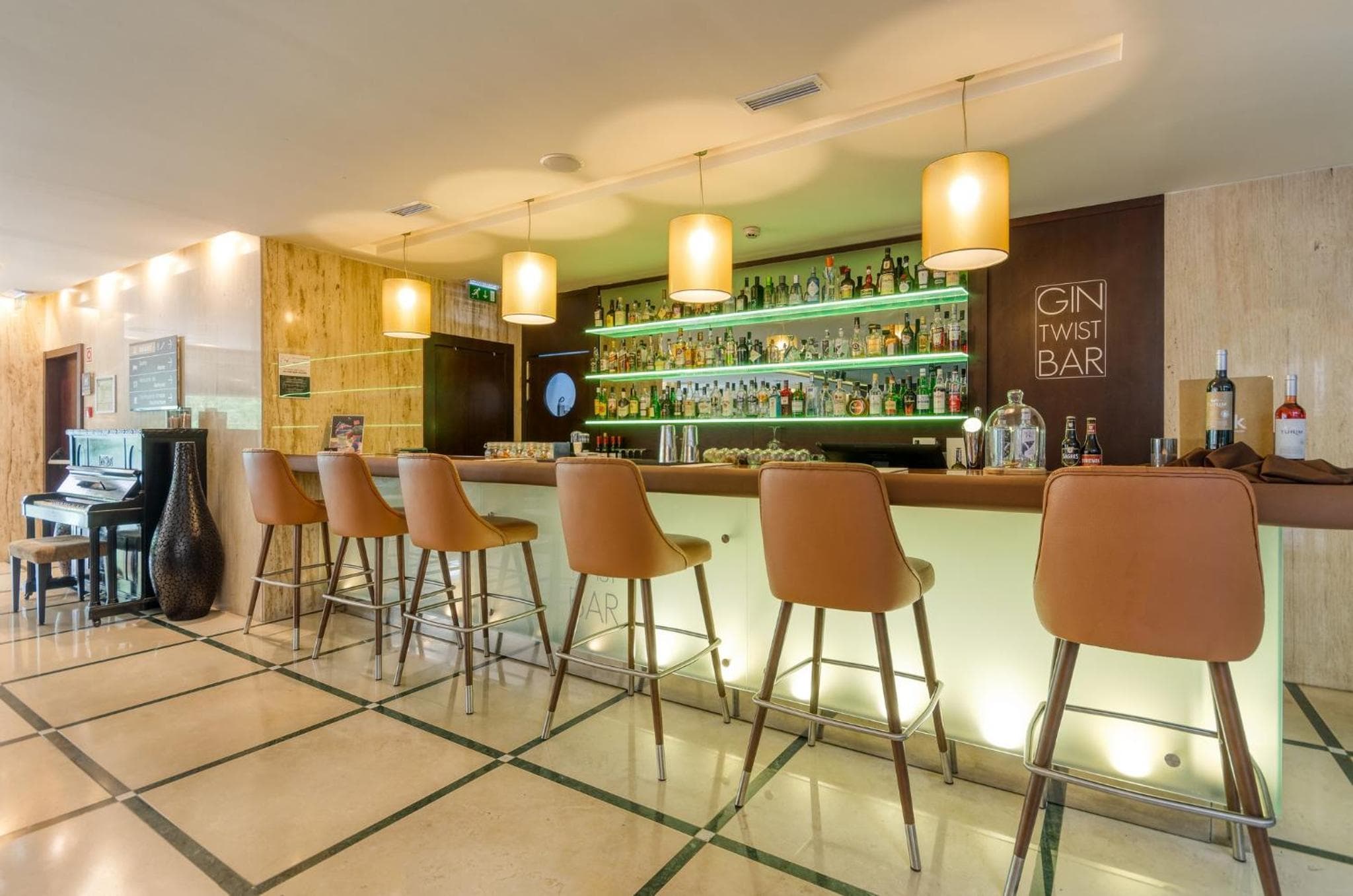 Av. Turim. Hotel Liberdade — 23