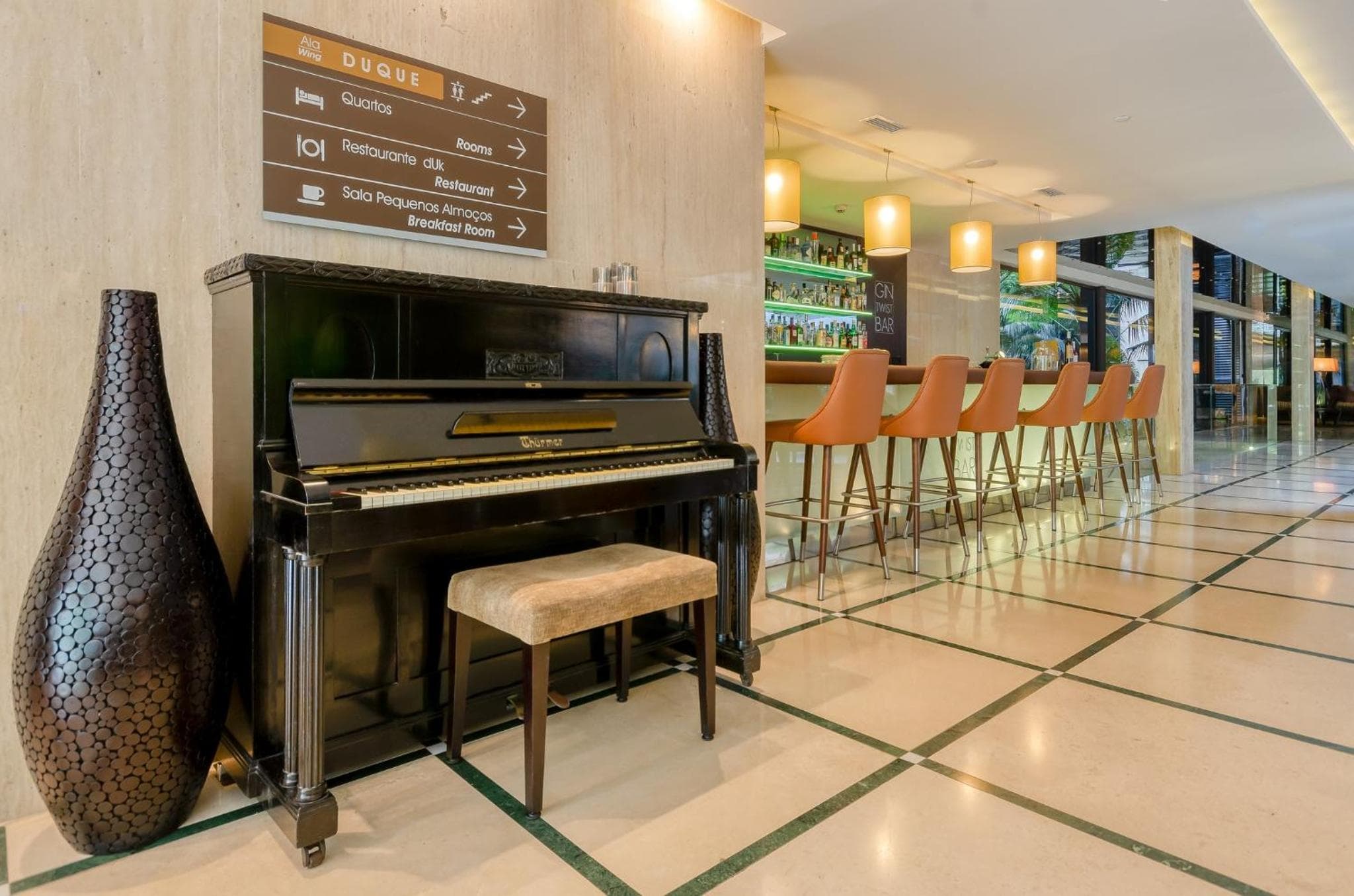 Av. Turim. Hotel Liberdade — 24
