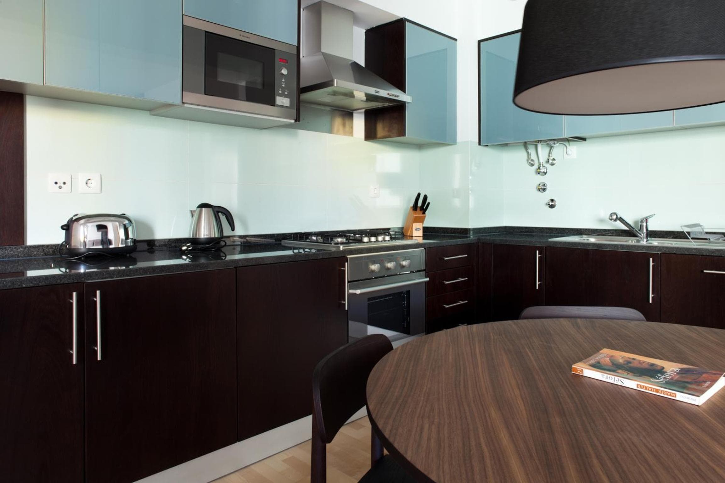 The Lisbonaire Apartments — 9