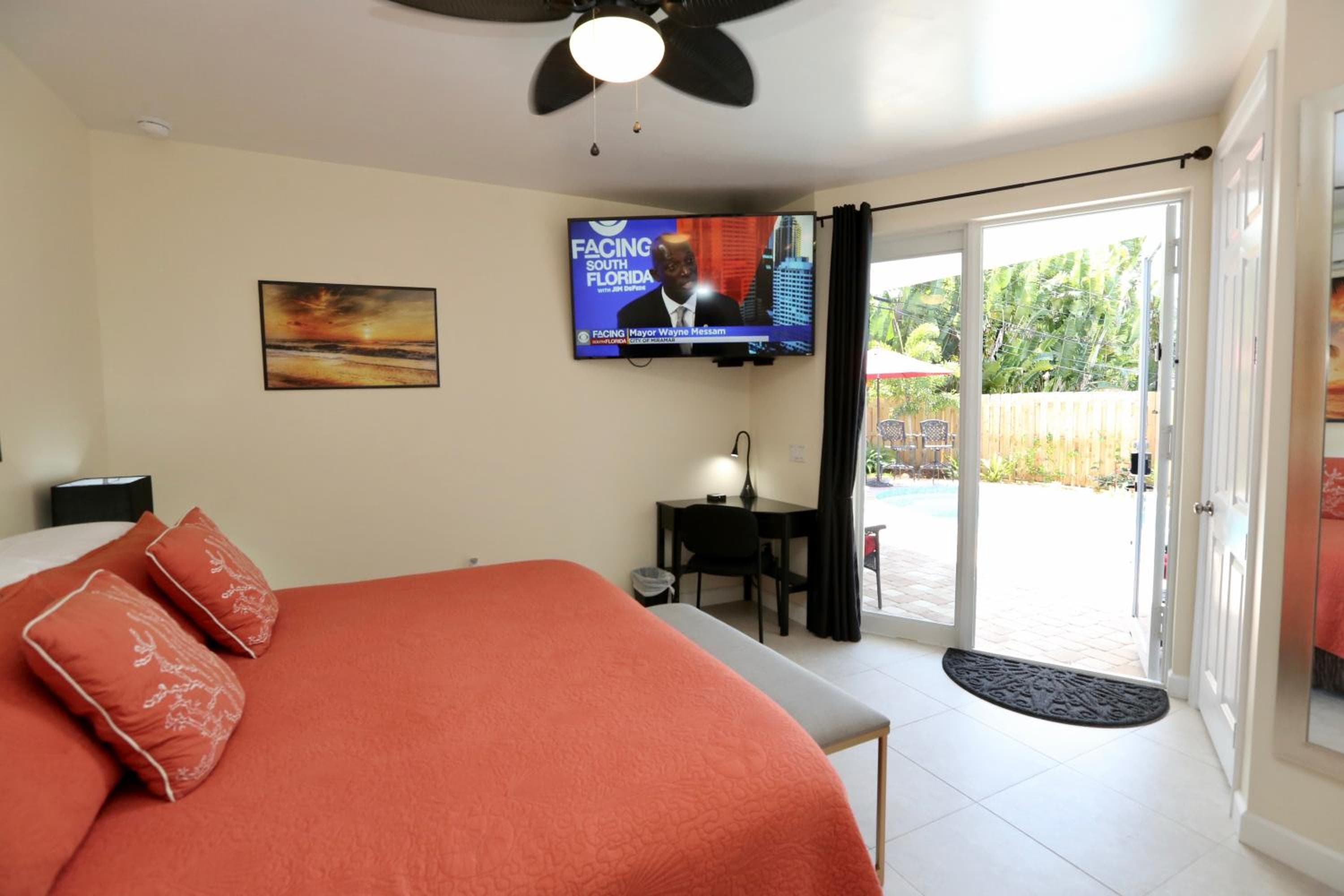 Fantasy Island Inn, dirigido a hombres — 13