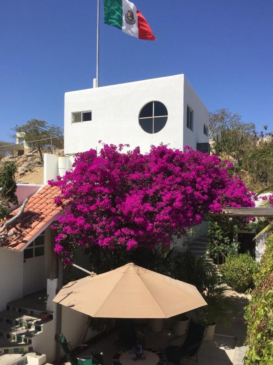 Los Milagros Hotel - Die Wunder Hotel — 8