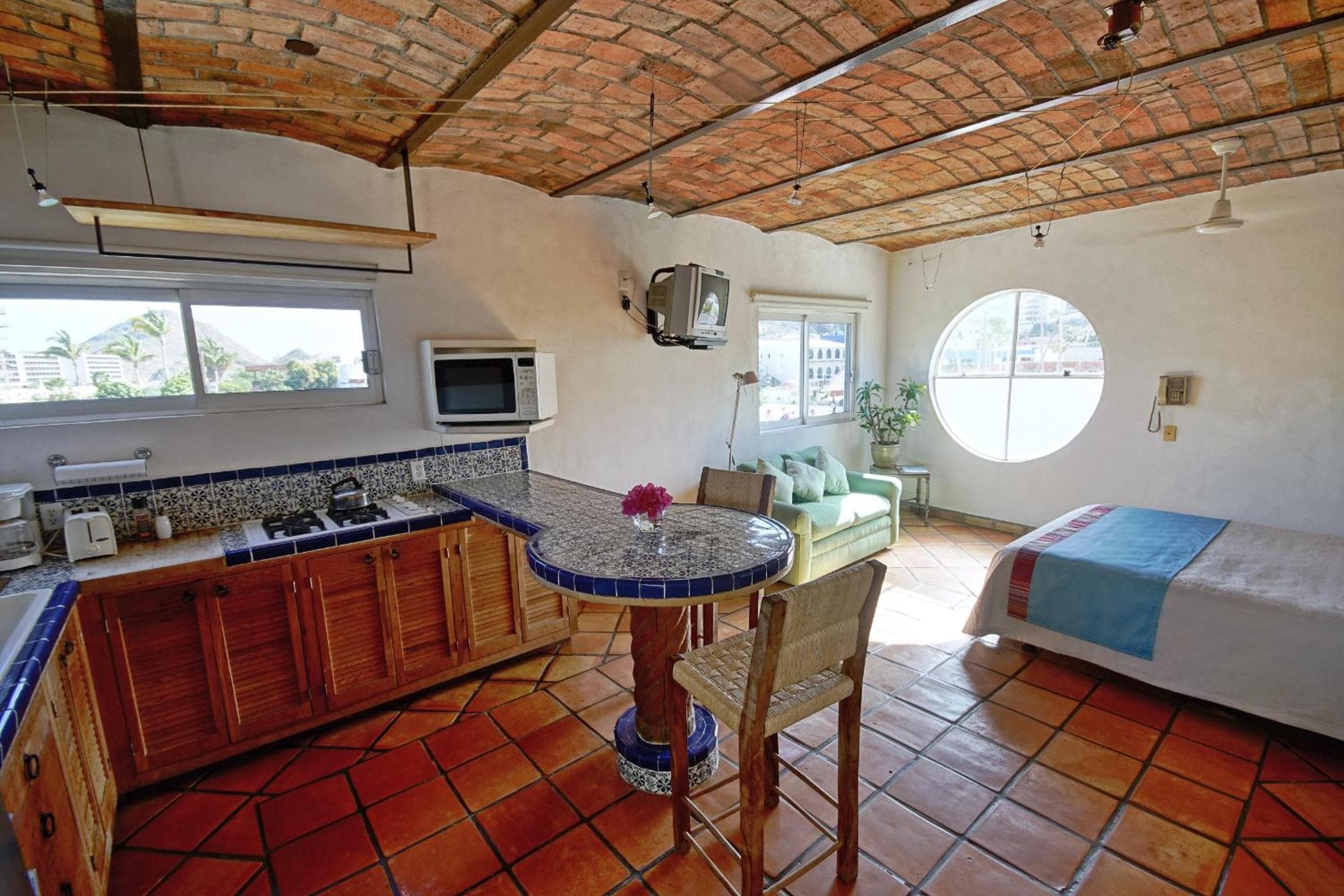 Los Milagros Hotel - Die Wunder Hotel — 10
