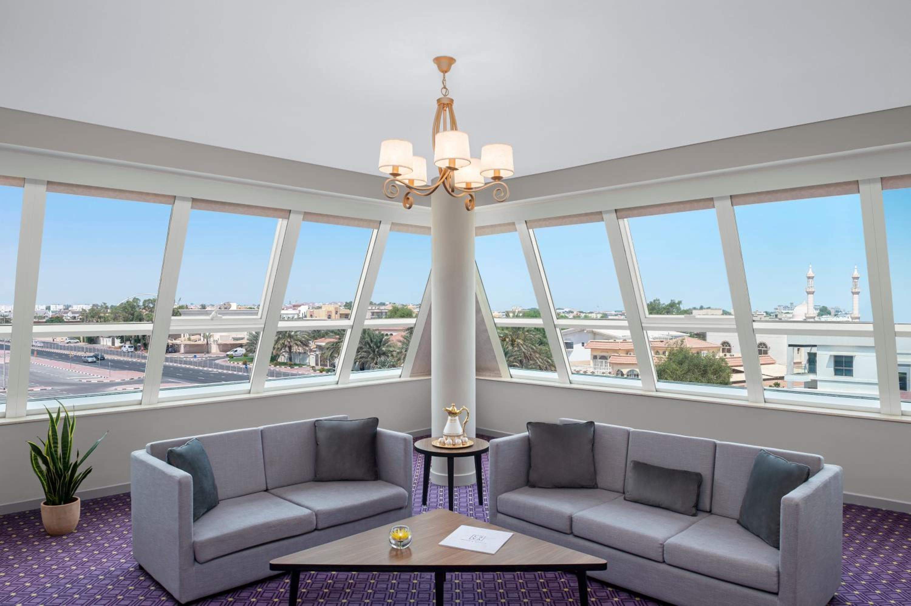Leva Hotel e Suite, di fronte al centro città — 14