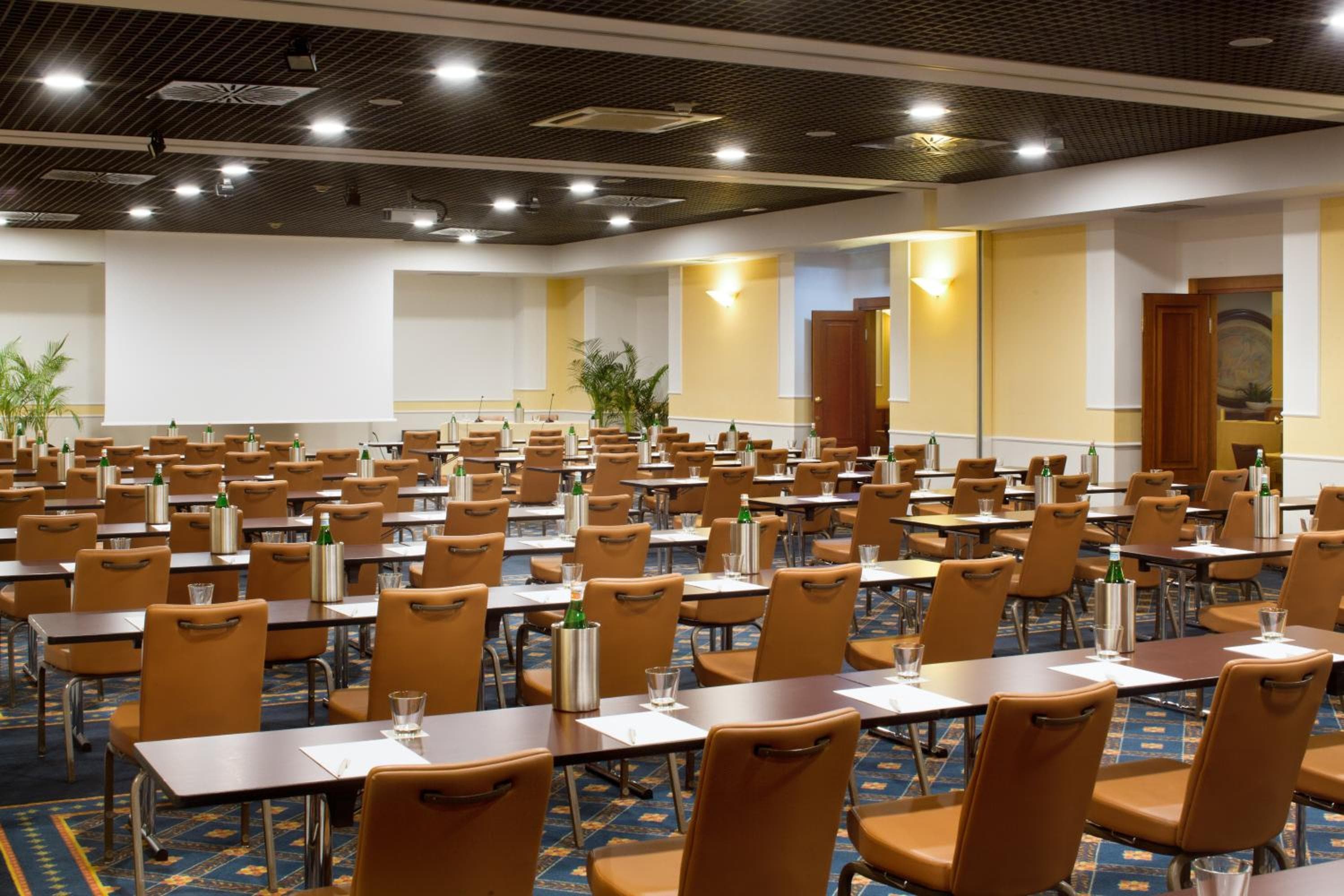 Starhotels Palacio de Negocios — 21