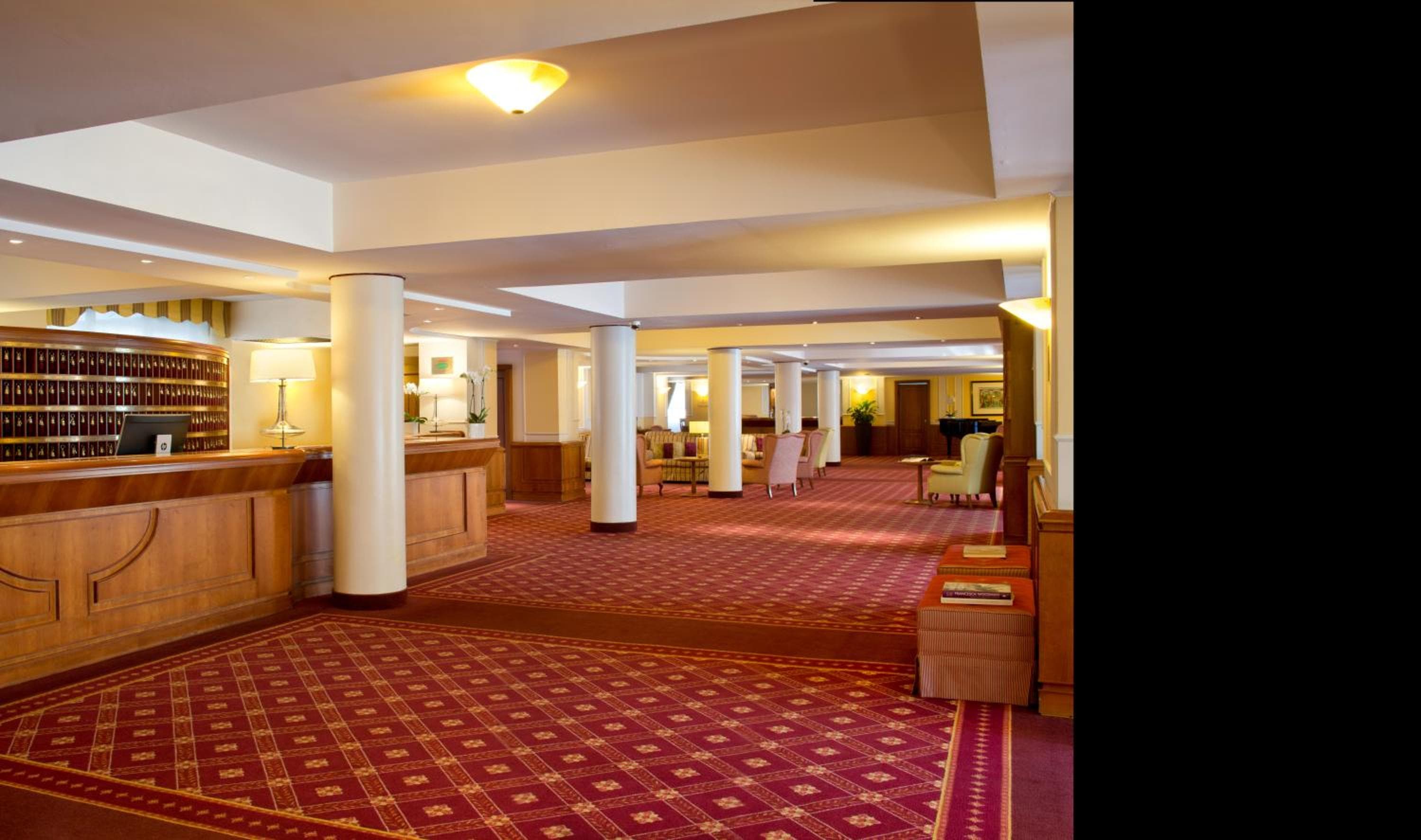 Starhotels Palacio de Negocios — 2
