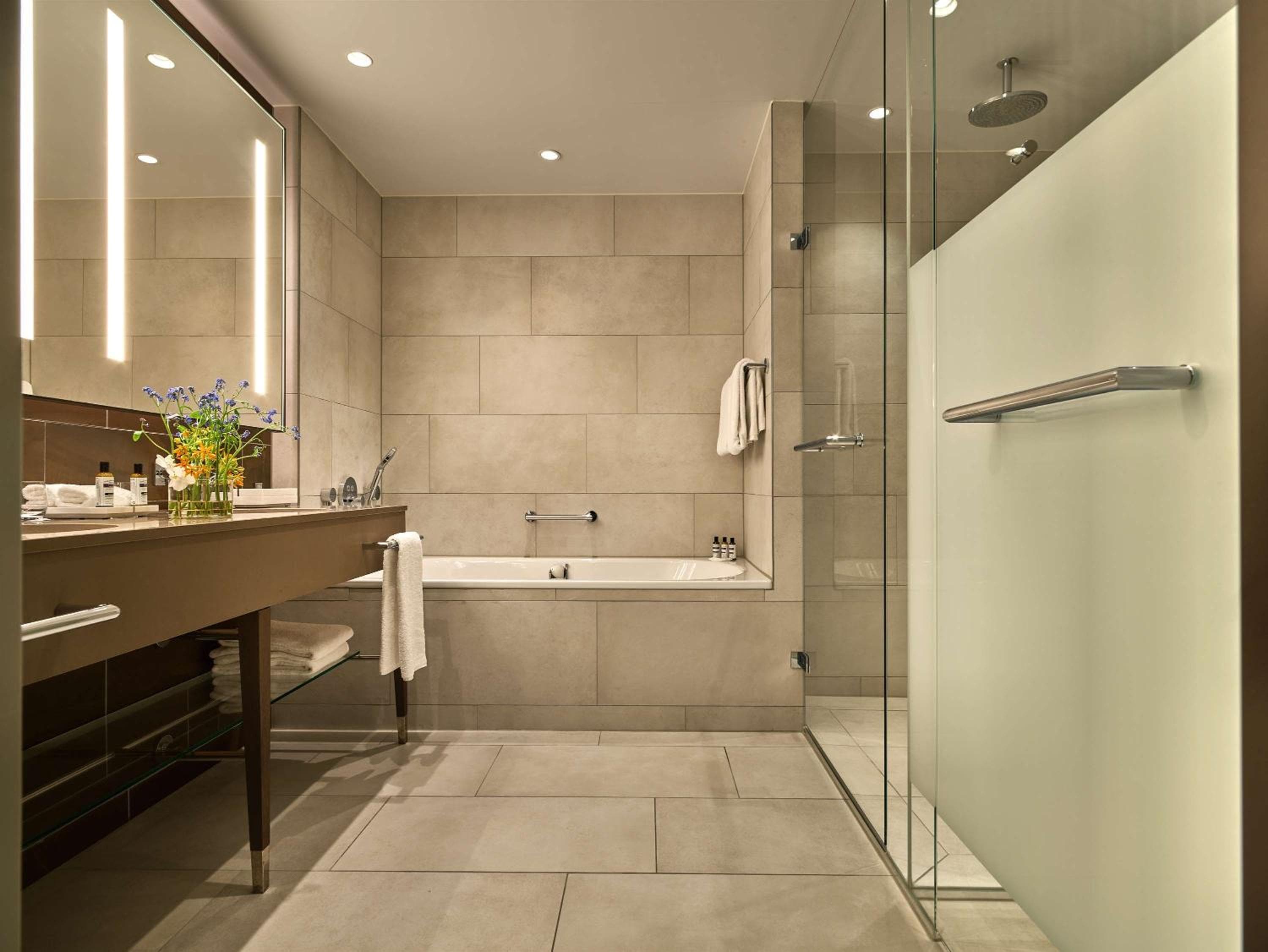 Hyatt Regency Amsterdam — 7