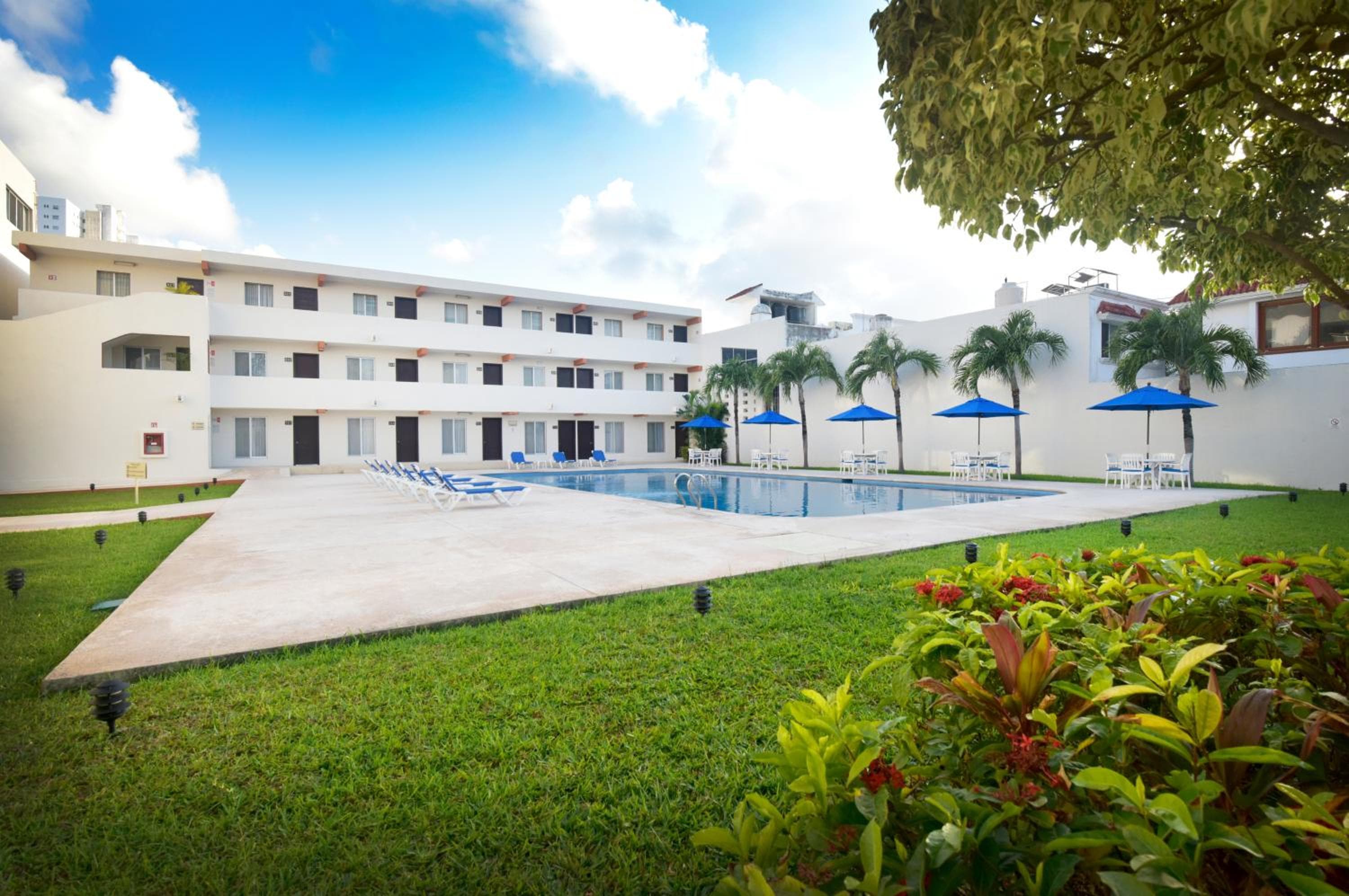 Hotel Bonampak — 13