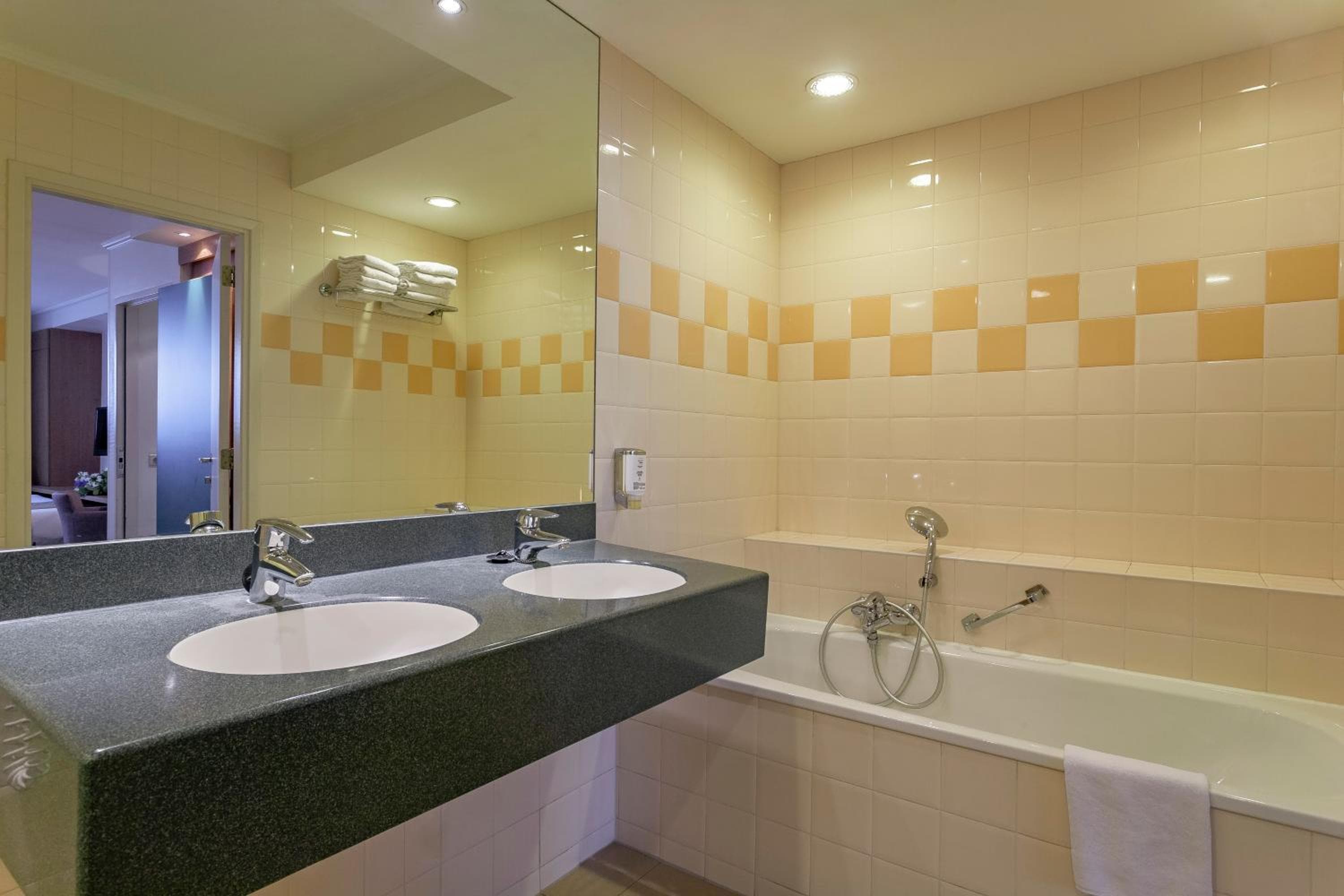Avenue Hotel — 10