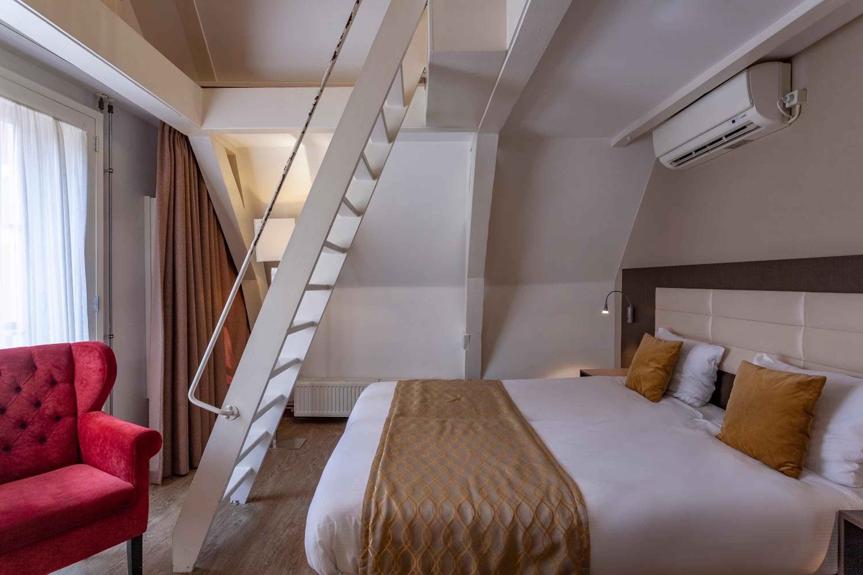 Avenue Hotel — 29