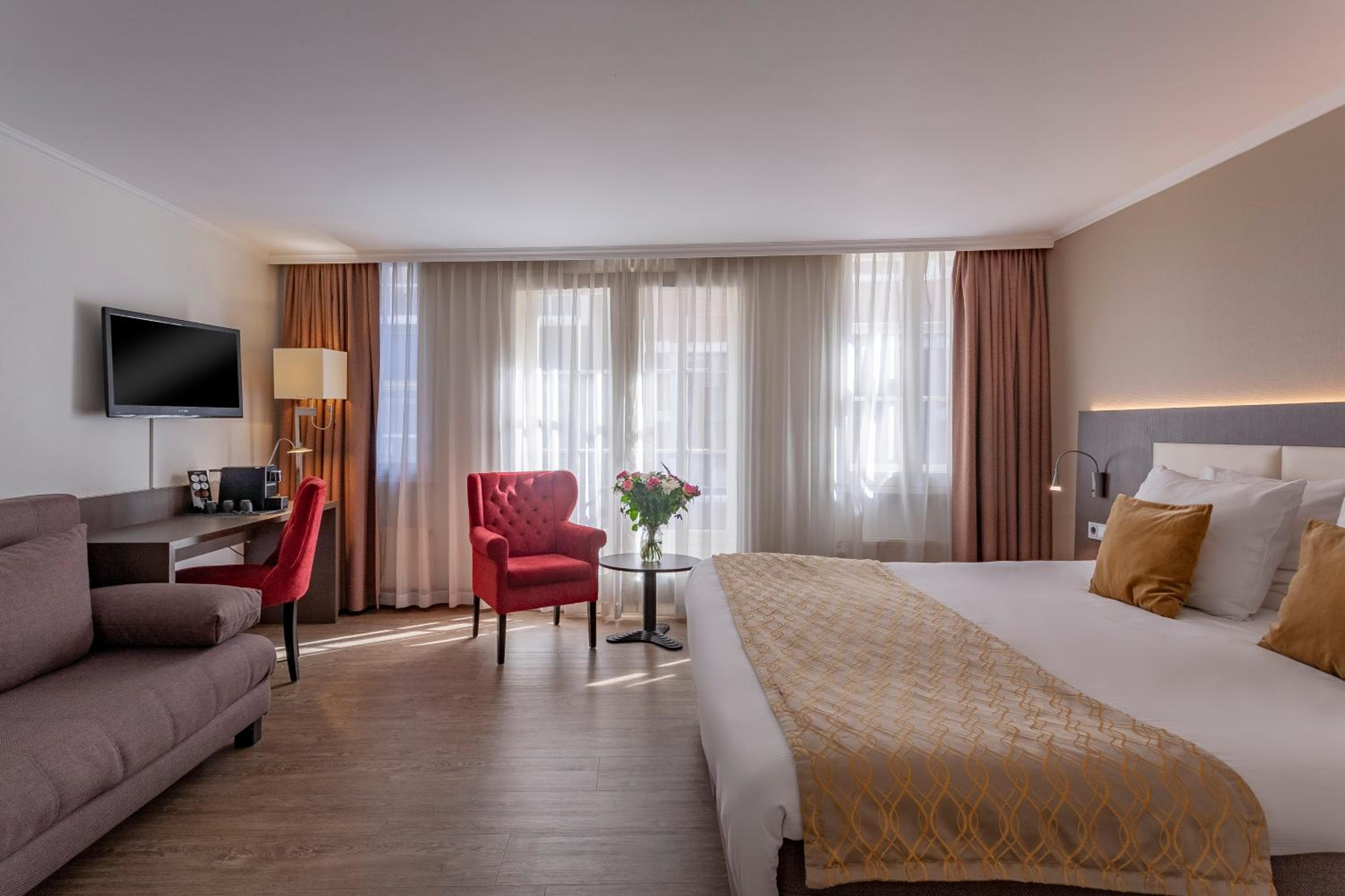Avenue Hotel — 19
