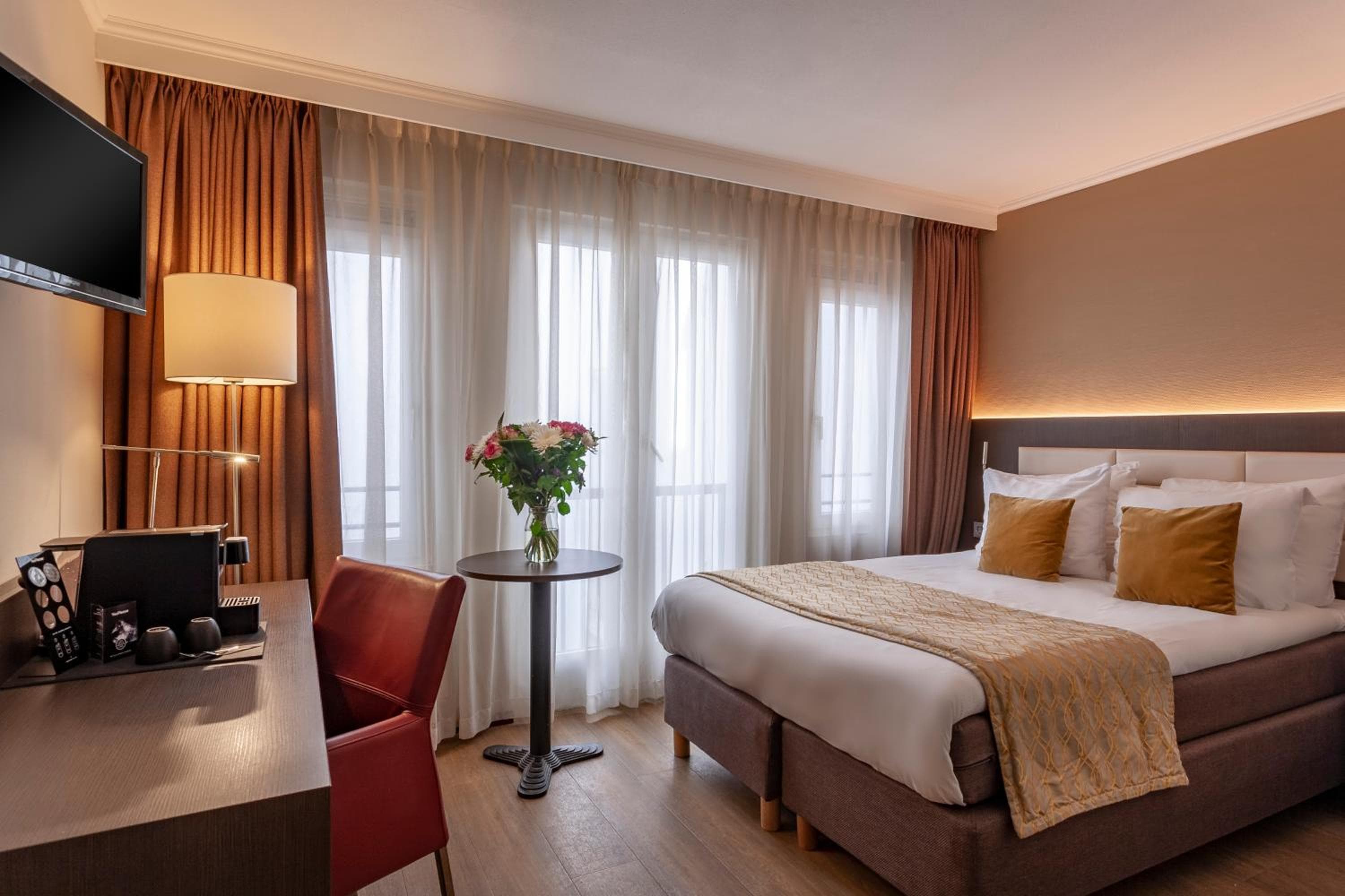 Avenue Hotel — 13