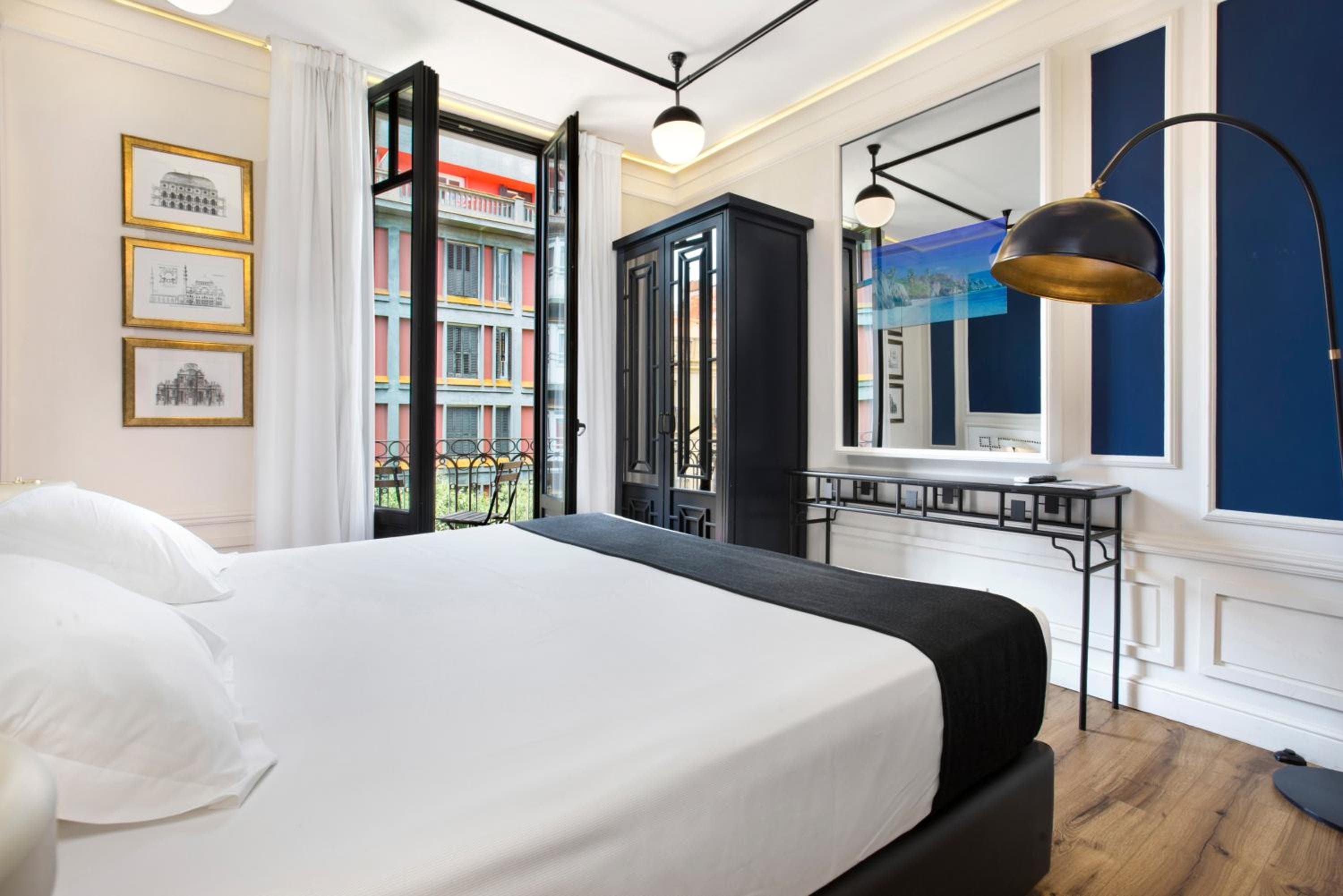 Hotel Market — 8
