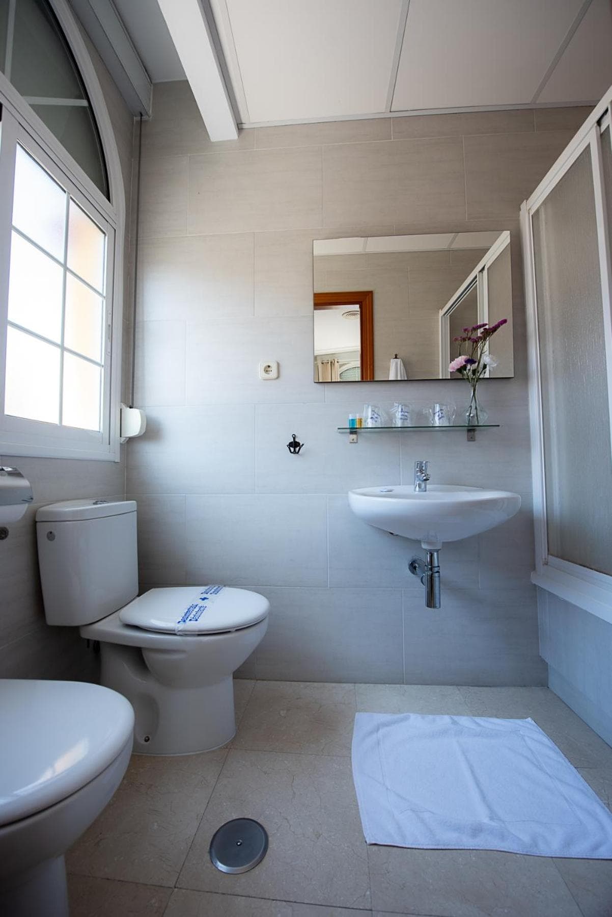 Hostal La Muralla — 25