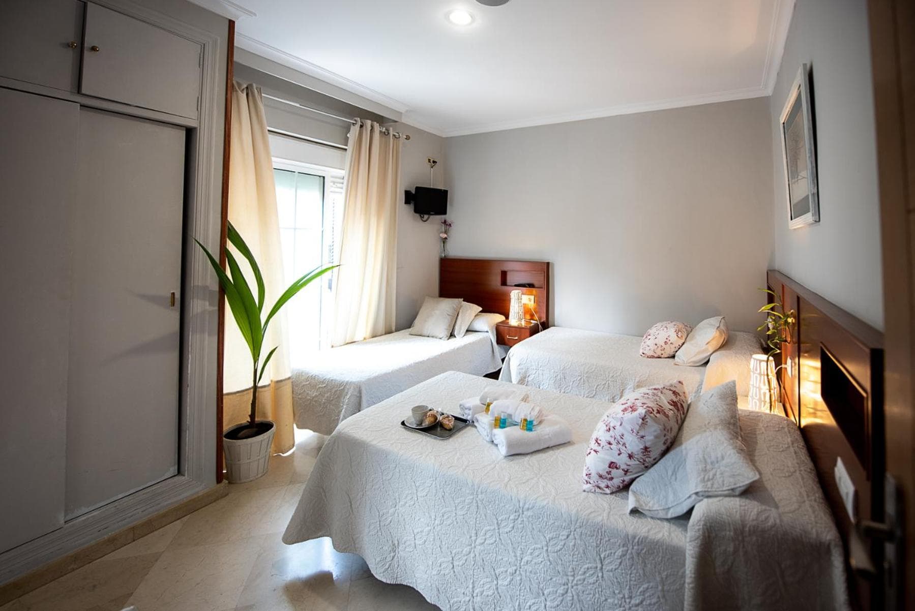 Hostal La Muralla — 9