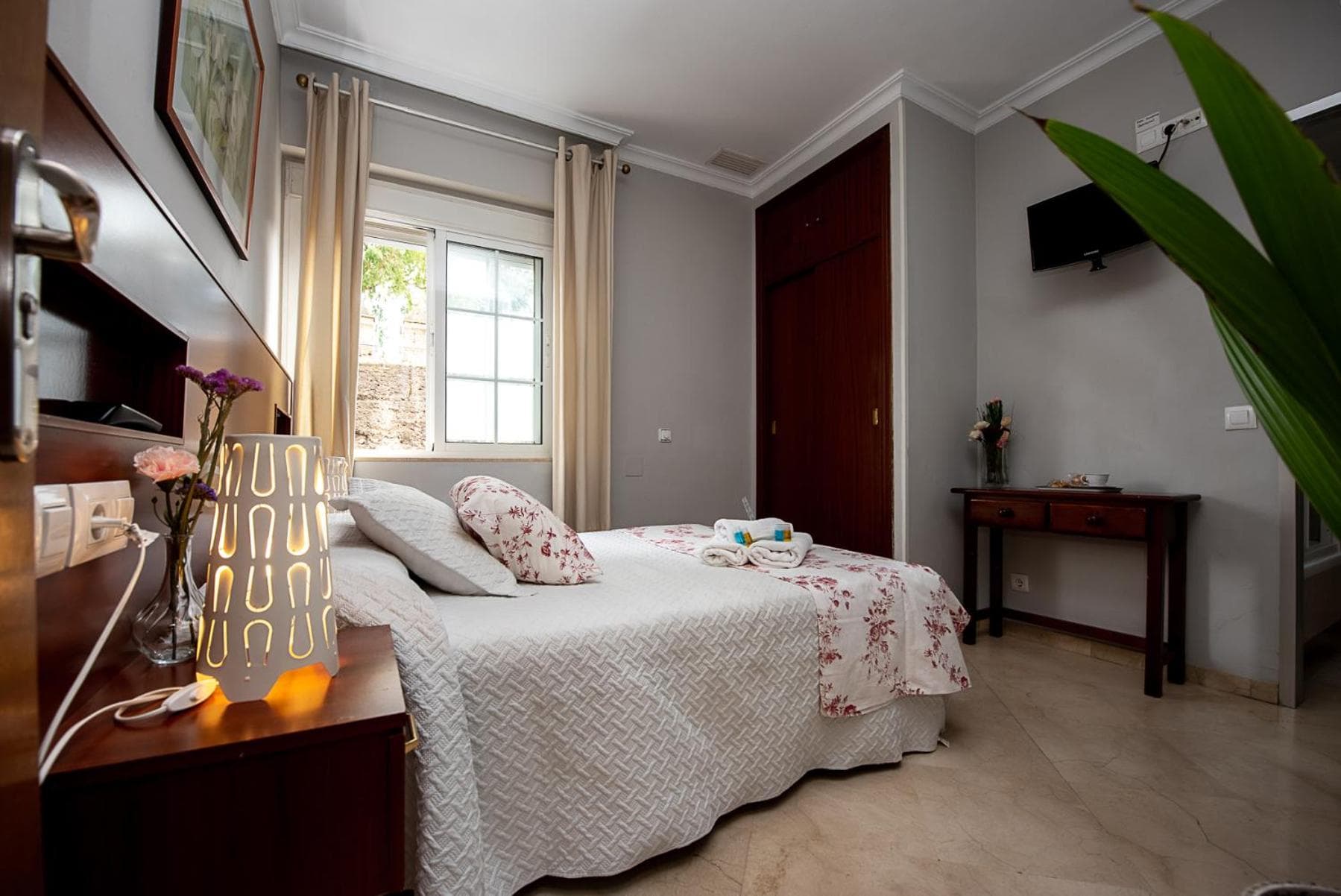 Hostal La Muralla — 7