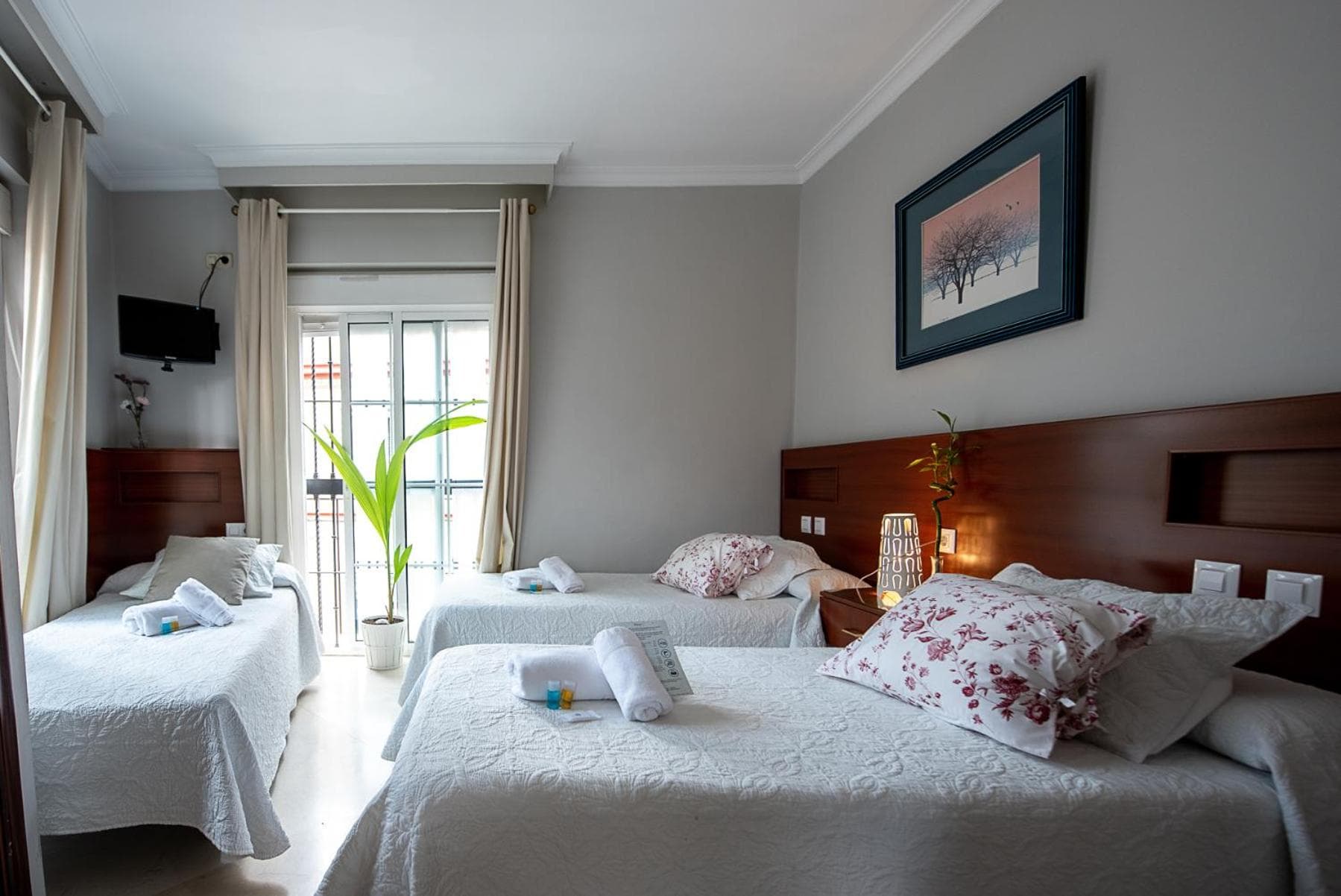 Hostal La Muralla — 28