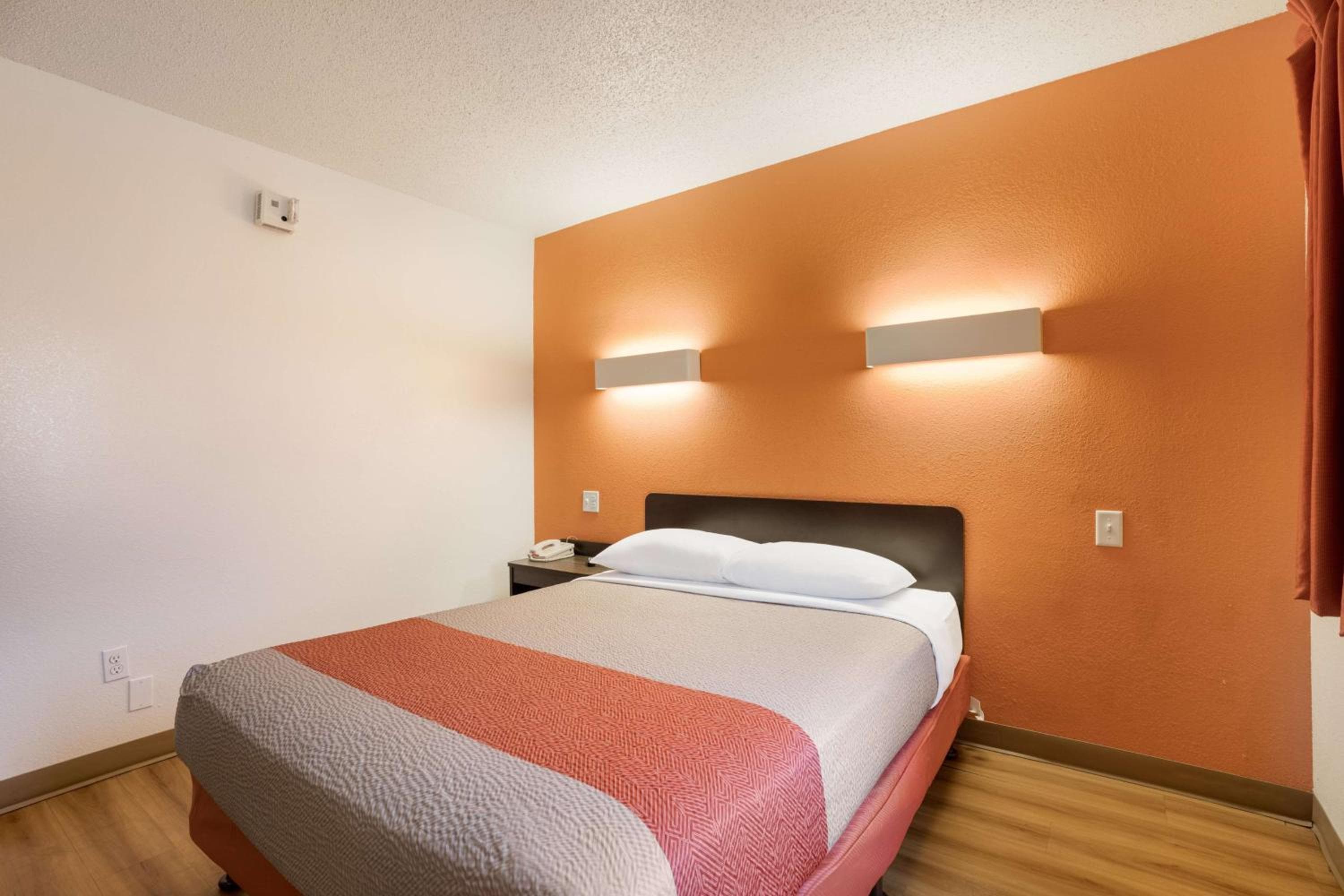 Motel 6-Orlando, FL - International Dr — 4