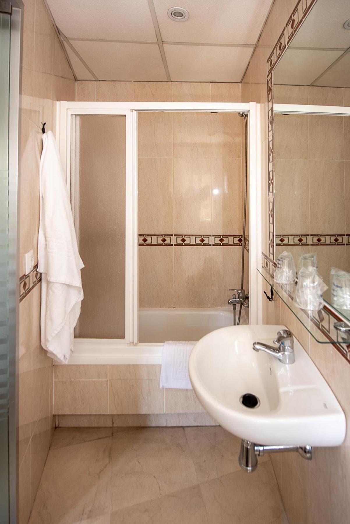 Hostal La Muralla — 17