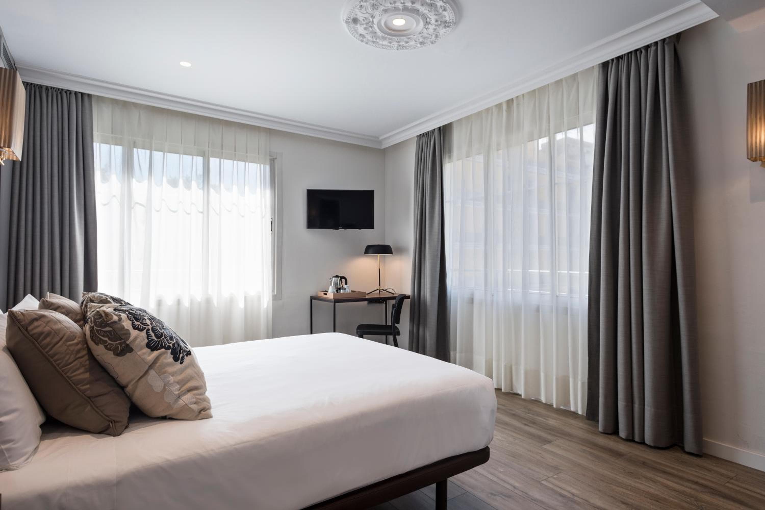 Acta Splendid — 22