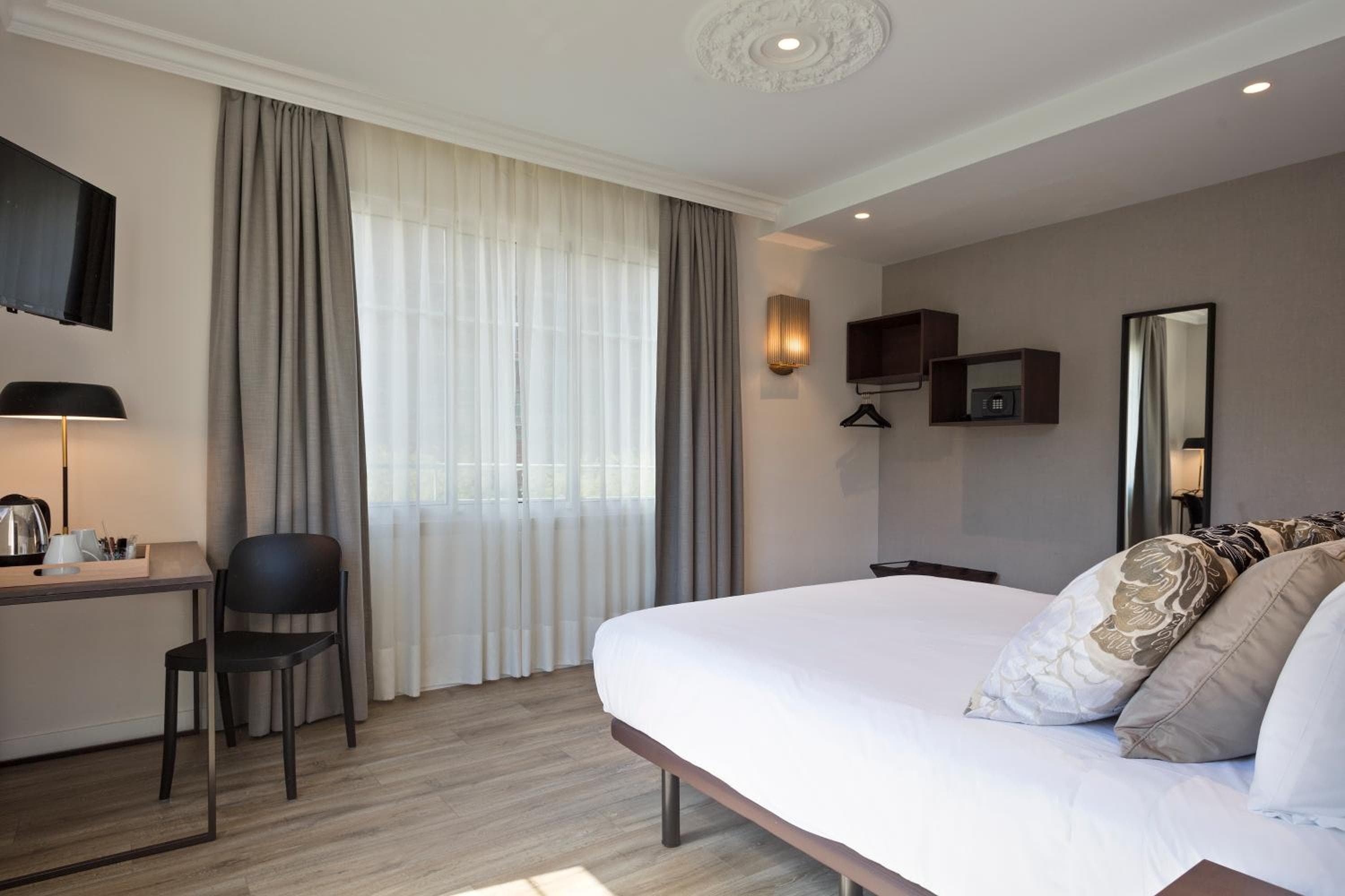 Acta Splendid — 10