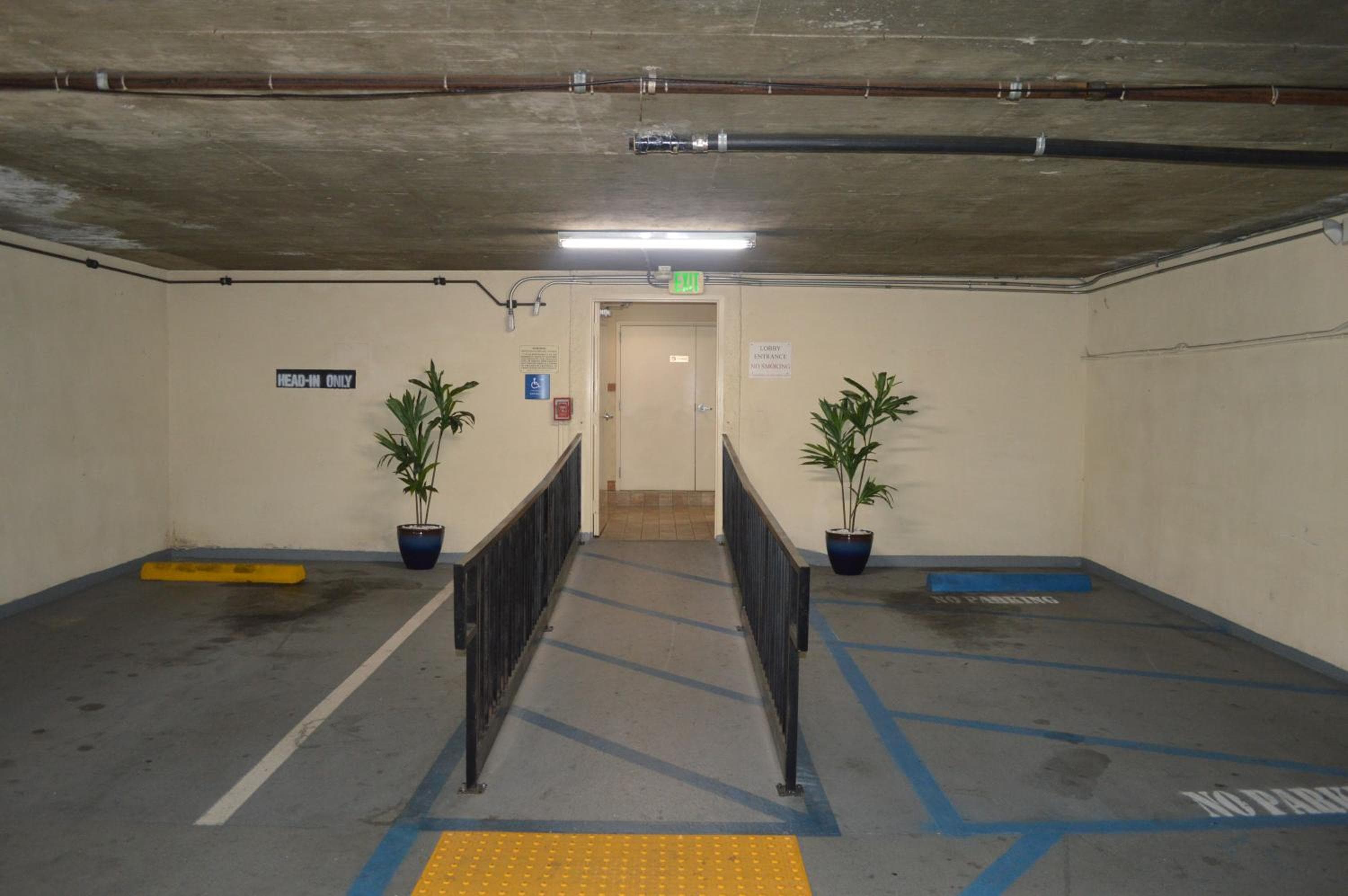 Jolly Roger Hotel — 5