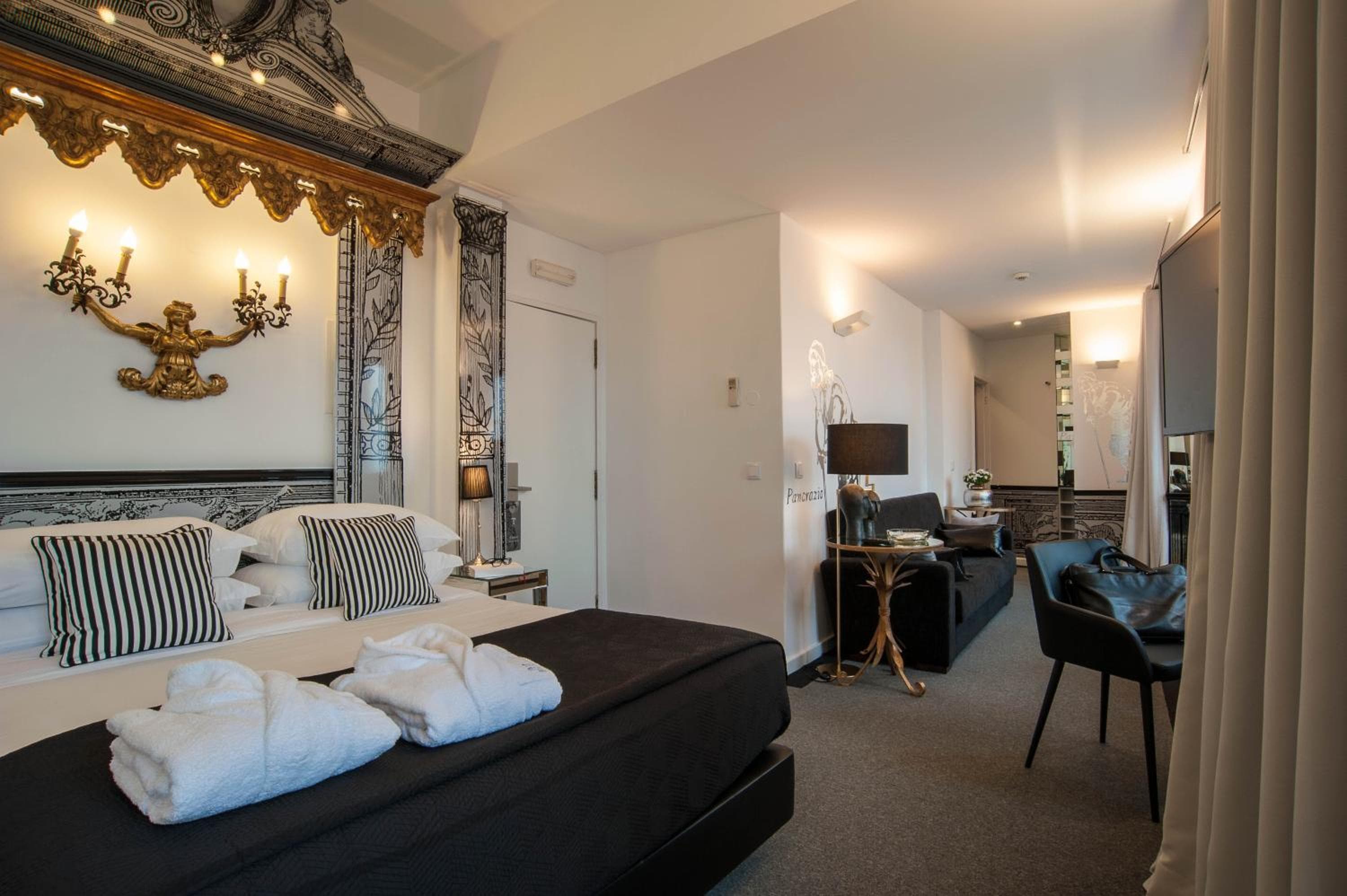 Teatro Boutique Rooms & Suites — 8