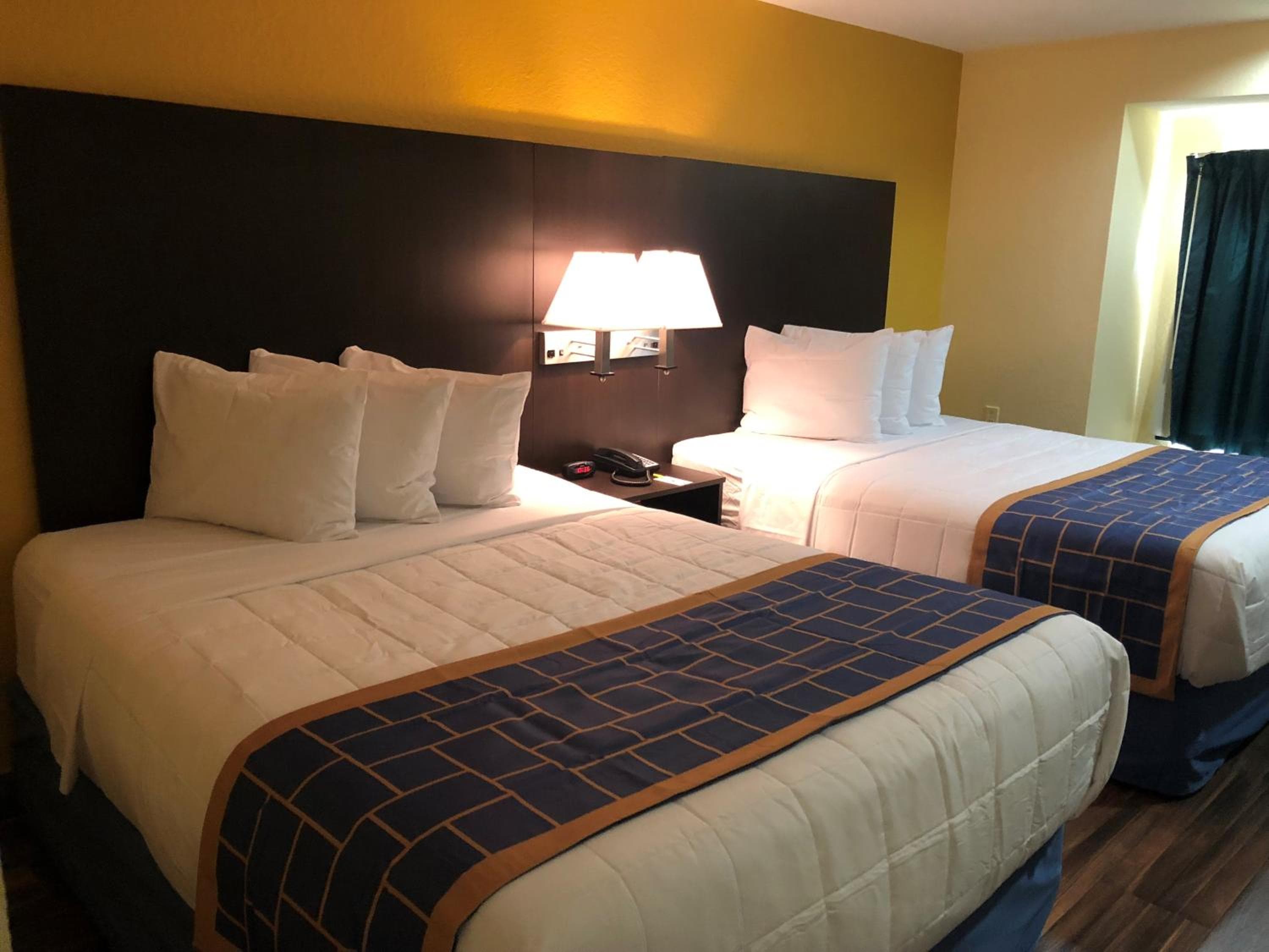 Days Inn & Suites by Wyndham Tampa/Raymond James Stadium — 28
