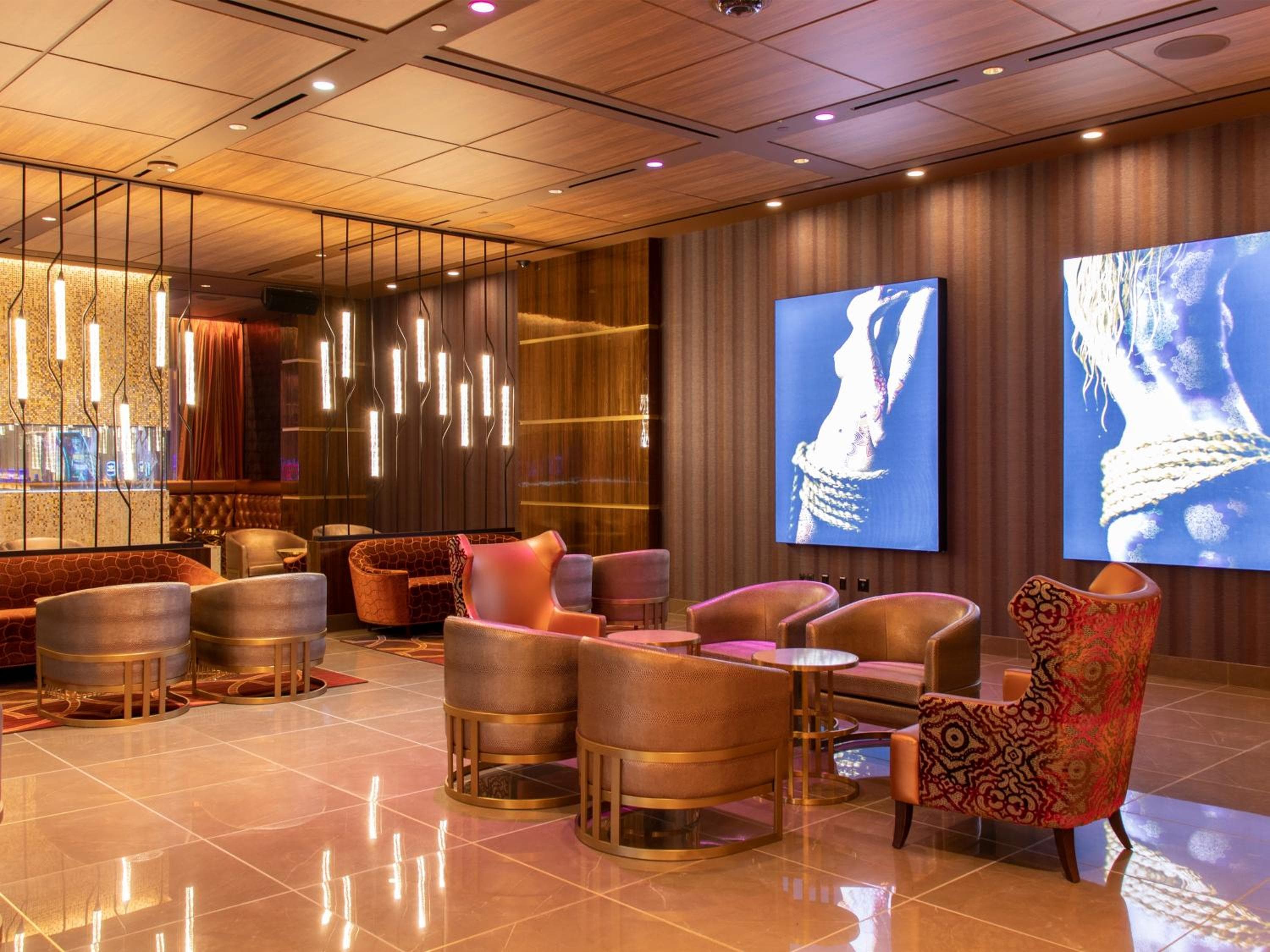 SAHARA Las Vegas — 19