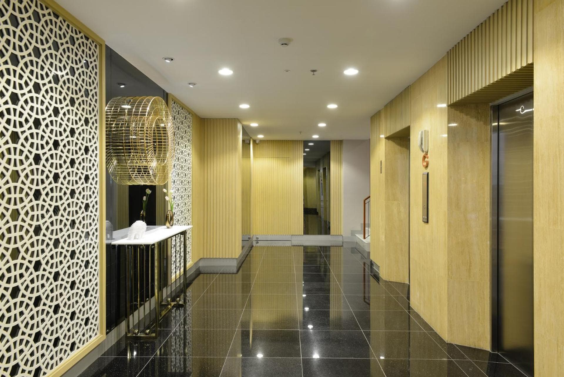 D'Tel Bangkok — 6