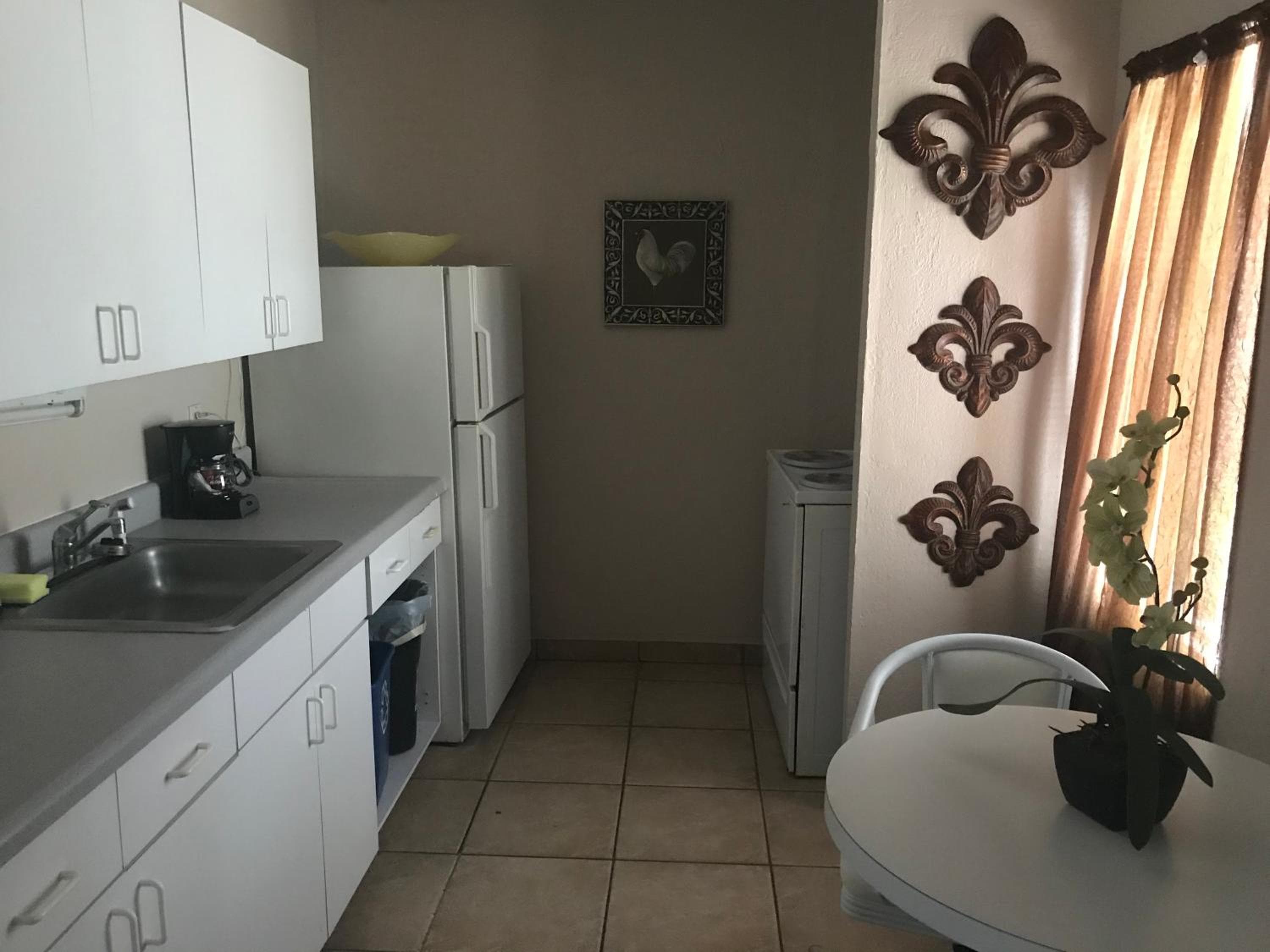 INN LEATHER GUEST HOUSE-GAY MALE ONLY — 8