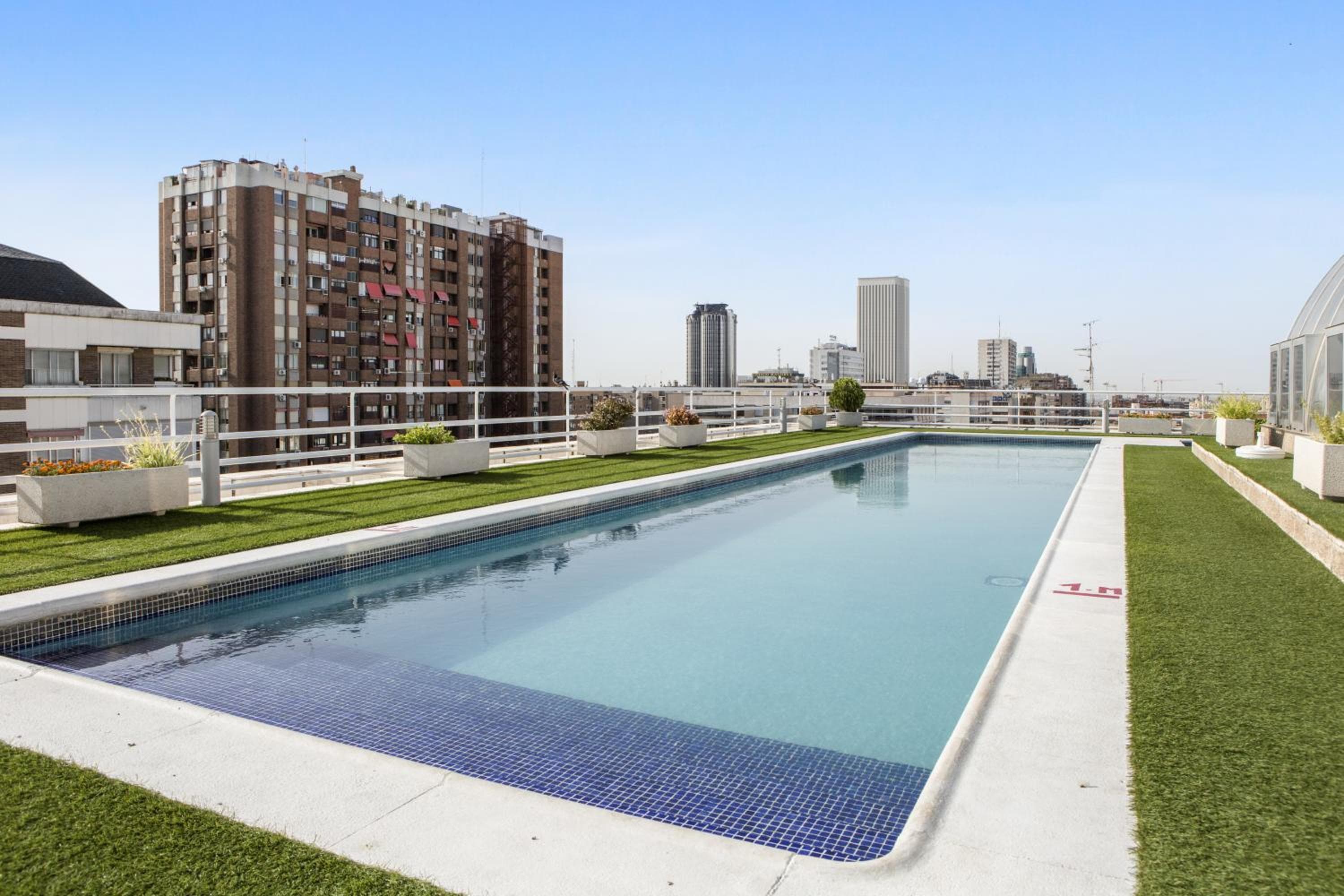 Pierre & Vacances Apartamentos Edificio Eurobuilding 2 — 16