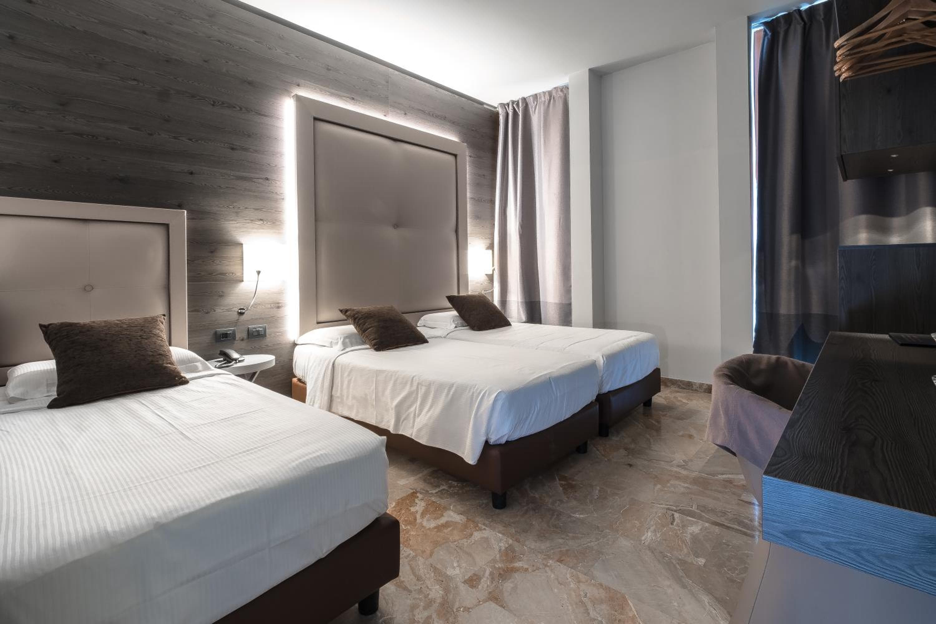 Canova Hotel — 24