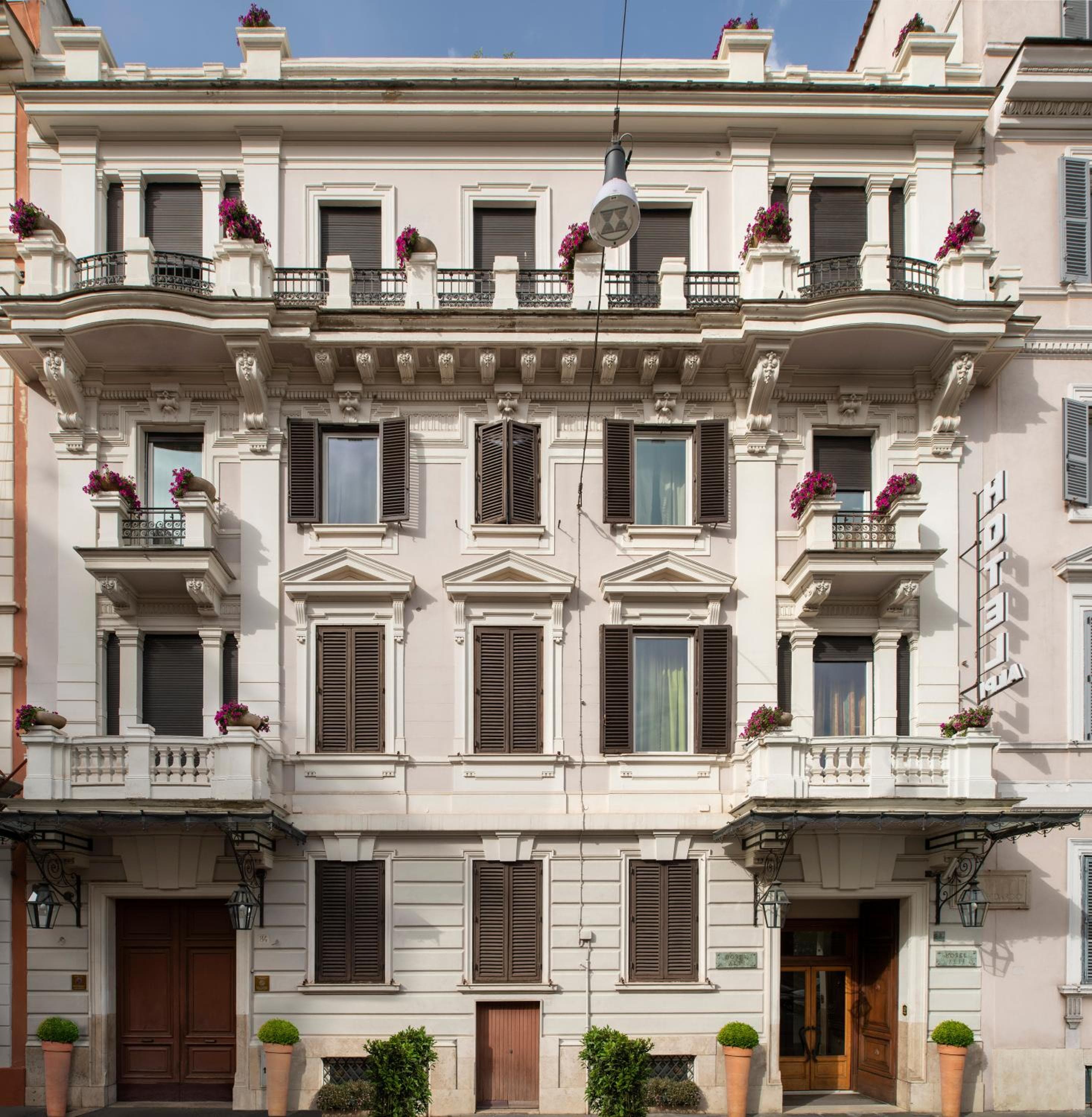 Alpi Hotel — 1