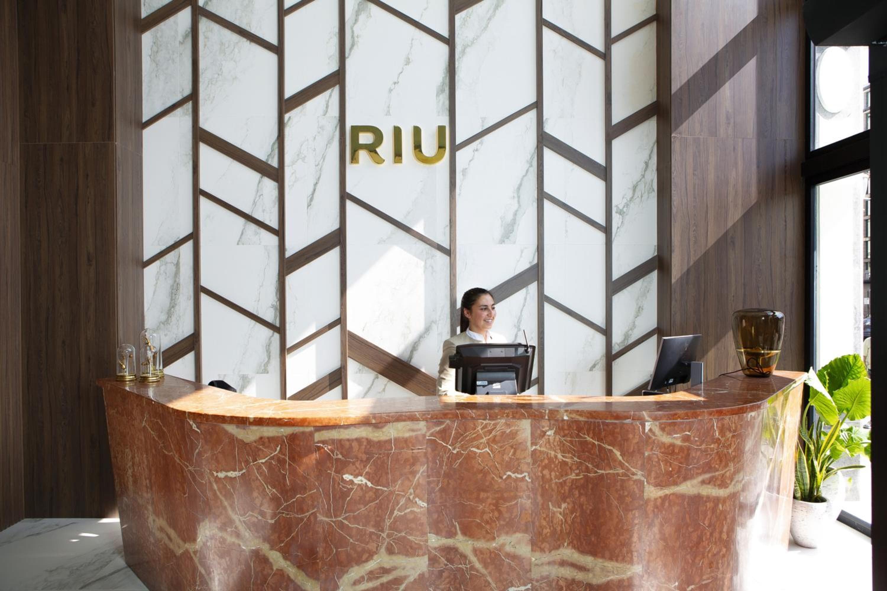 Riu Plaza España — 9