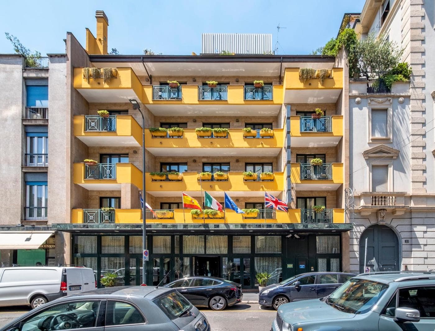 Hotel Mythos — 2