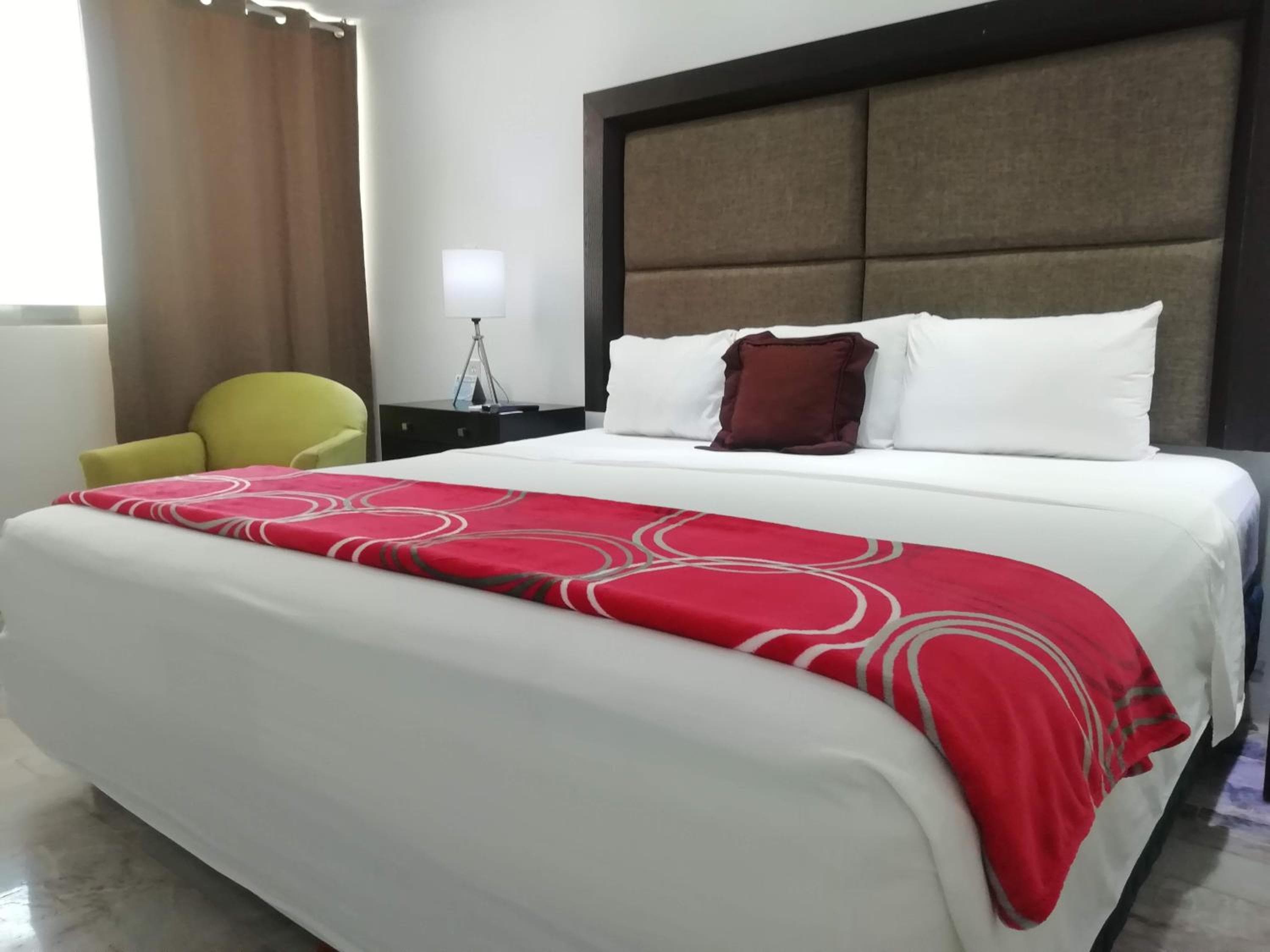 Hotel Green 16 — 18