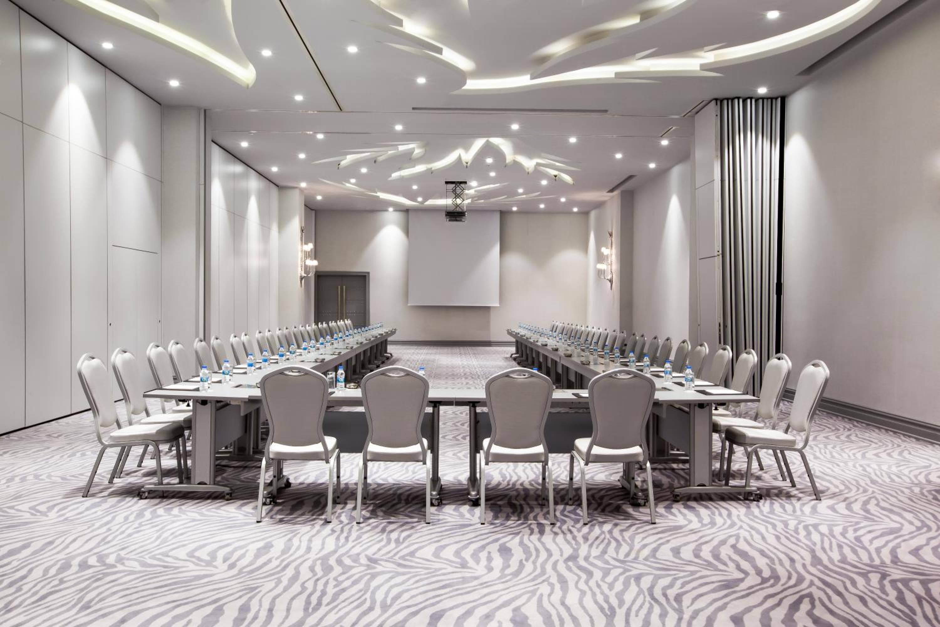 Wyndham Grand Istanbul Kalamış Marina Hotel — 27
