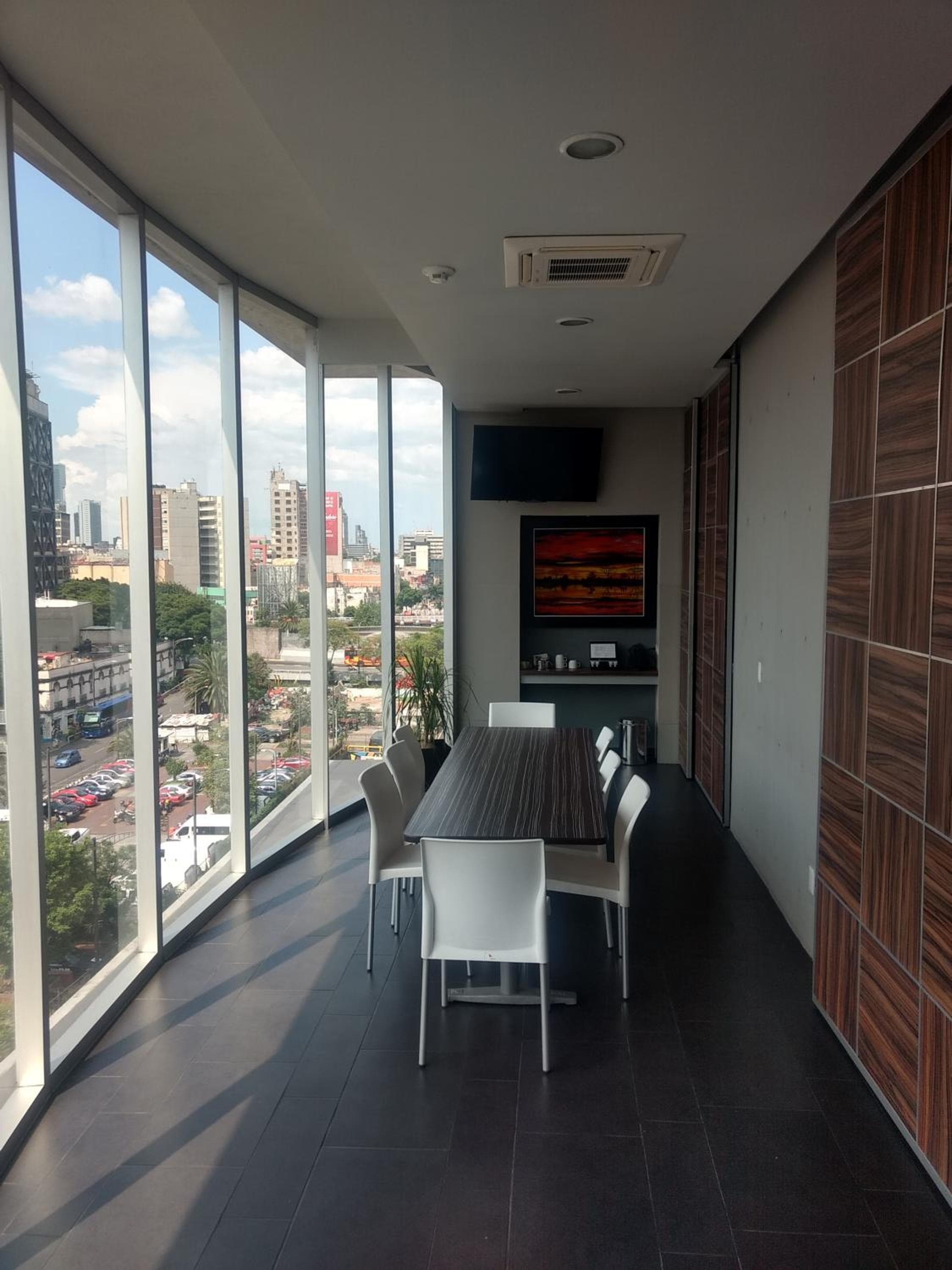 Hotel Block Suites — 10
