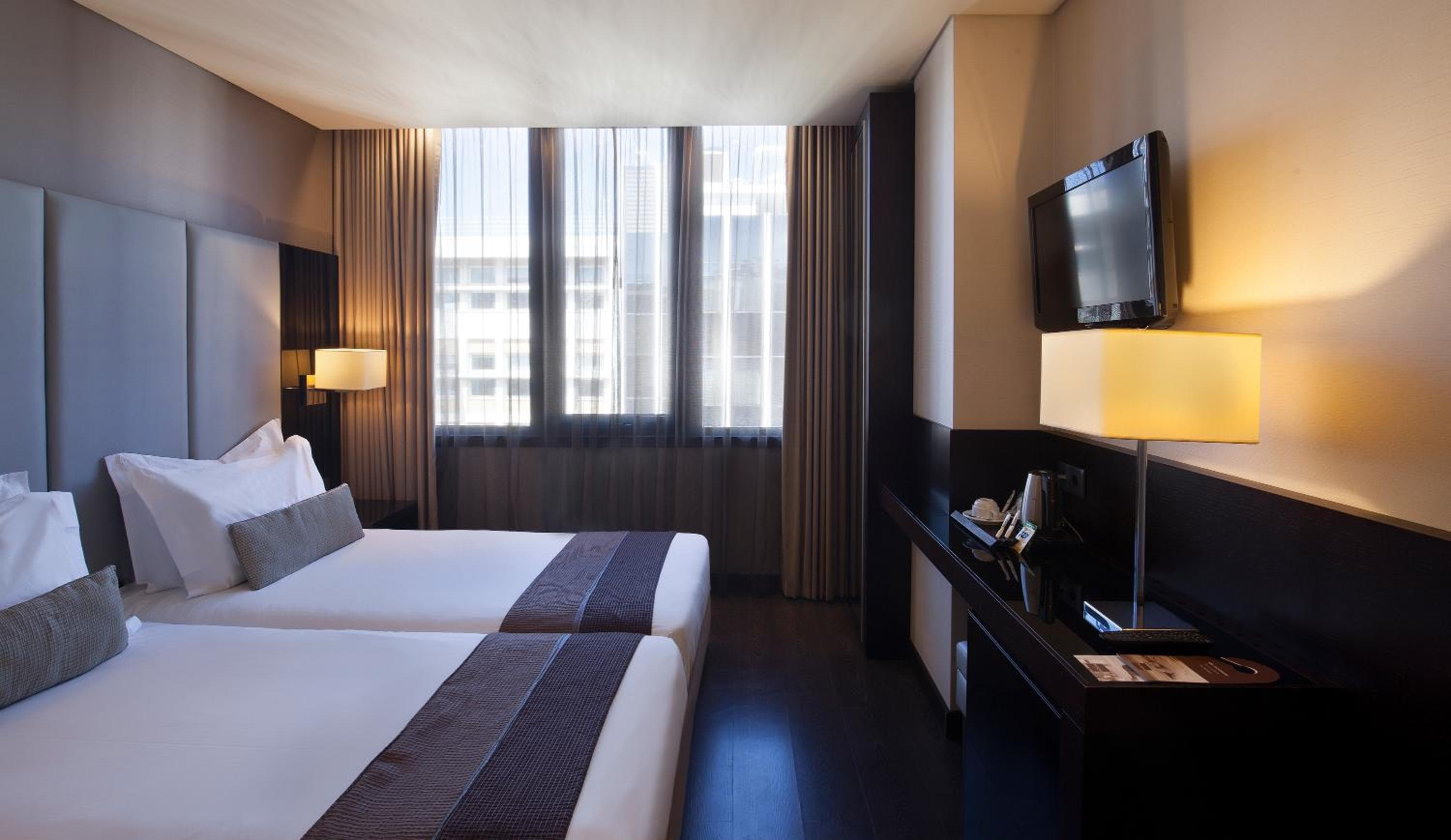 Av. Turim. Hotel Liberdade — 29