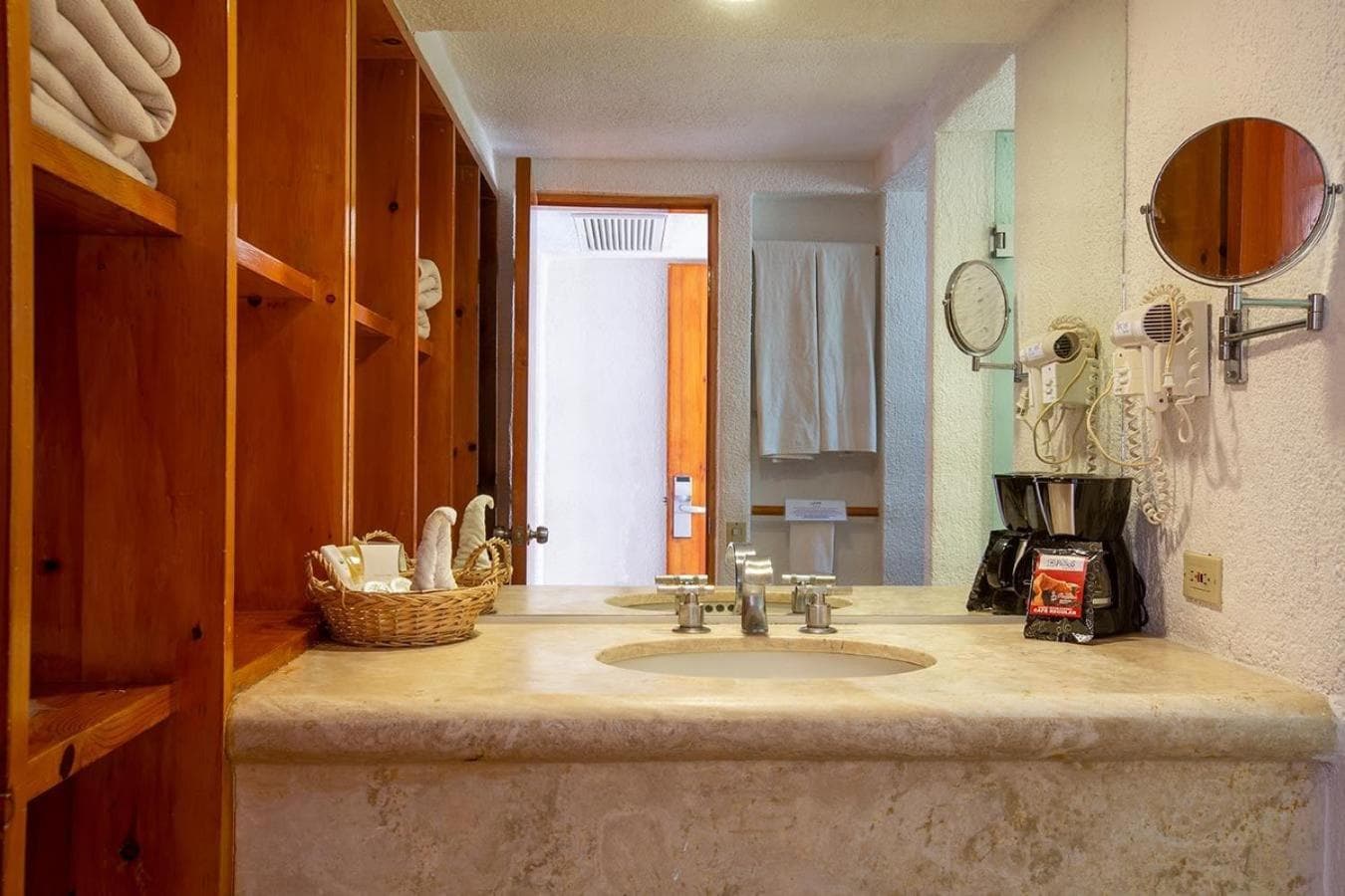 Hotel Los Patios — 16