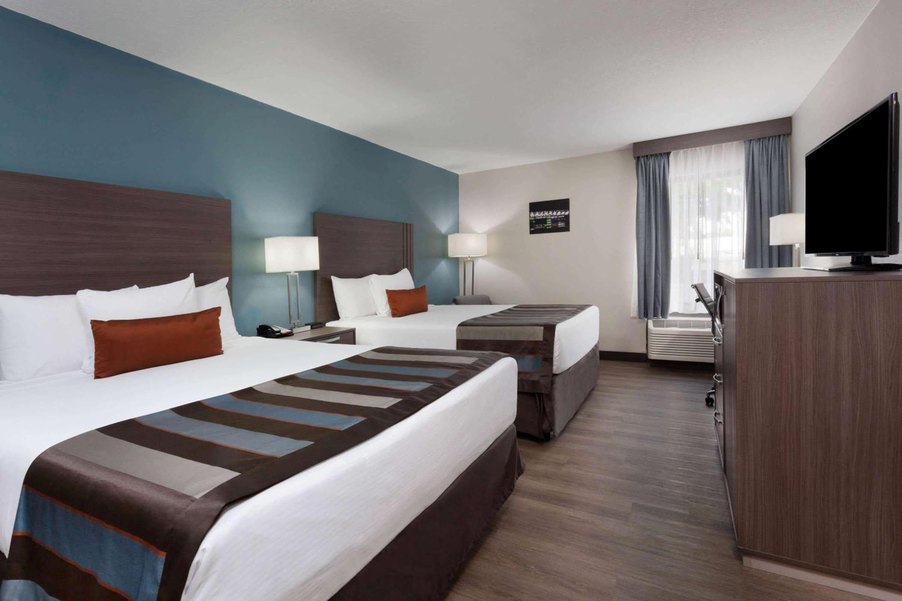 Nobile Hotel Parkway at Celebration Orlando Very Close to Disney Theme Parks — 11