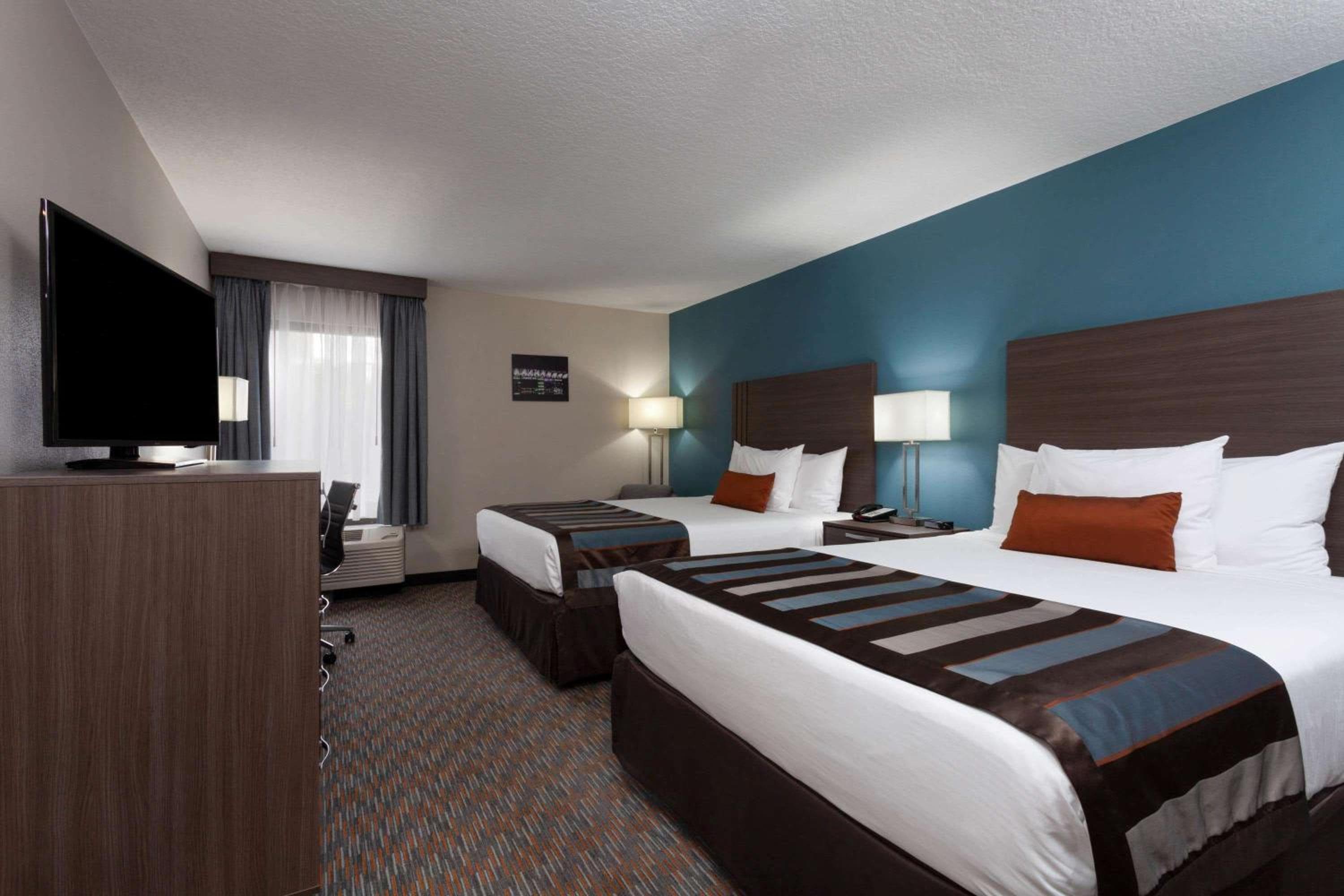 Nobile Hotel Parkway at Celebration Orlando Very Close to Disney Theme Parks — 26