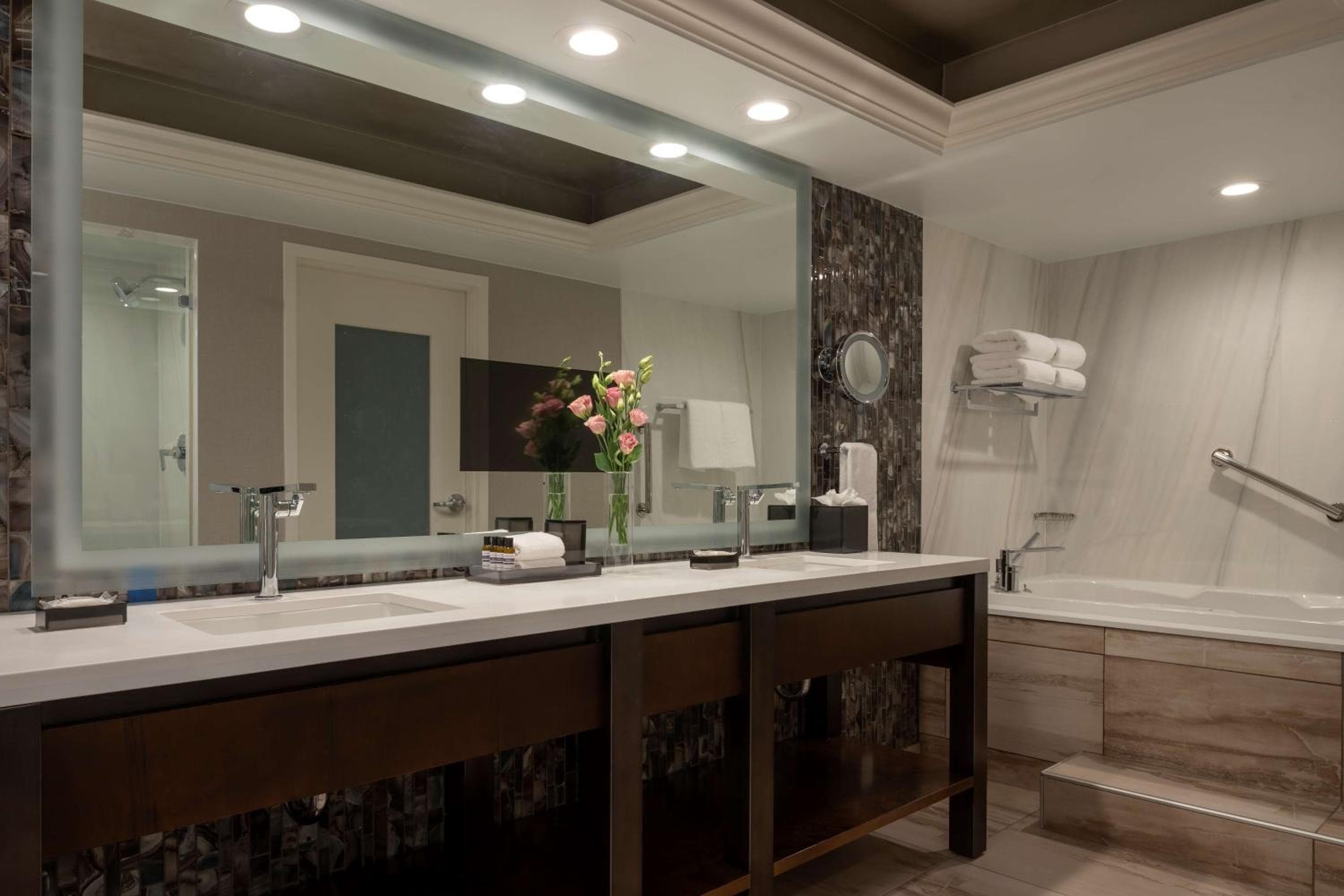 Hyatt Regency Orlando International Airport Hotel — 24