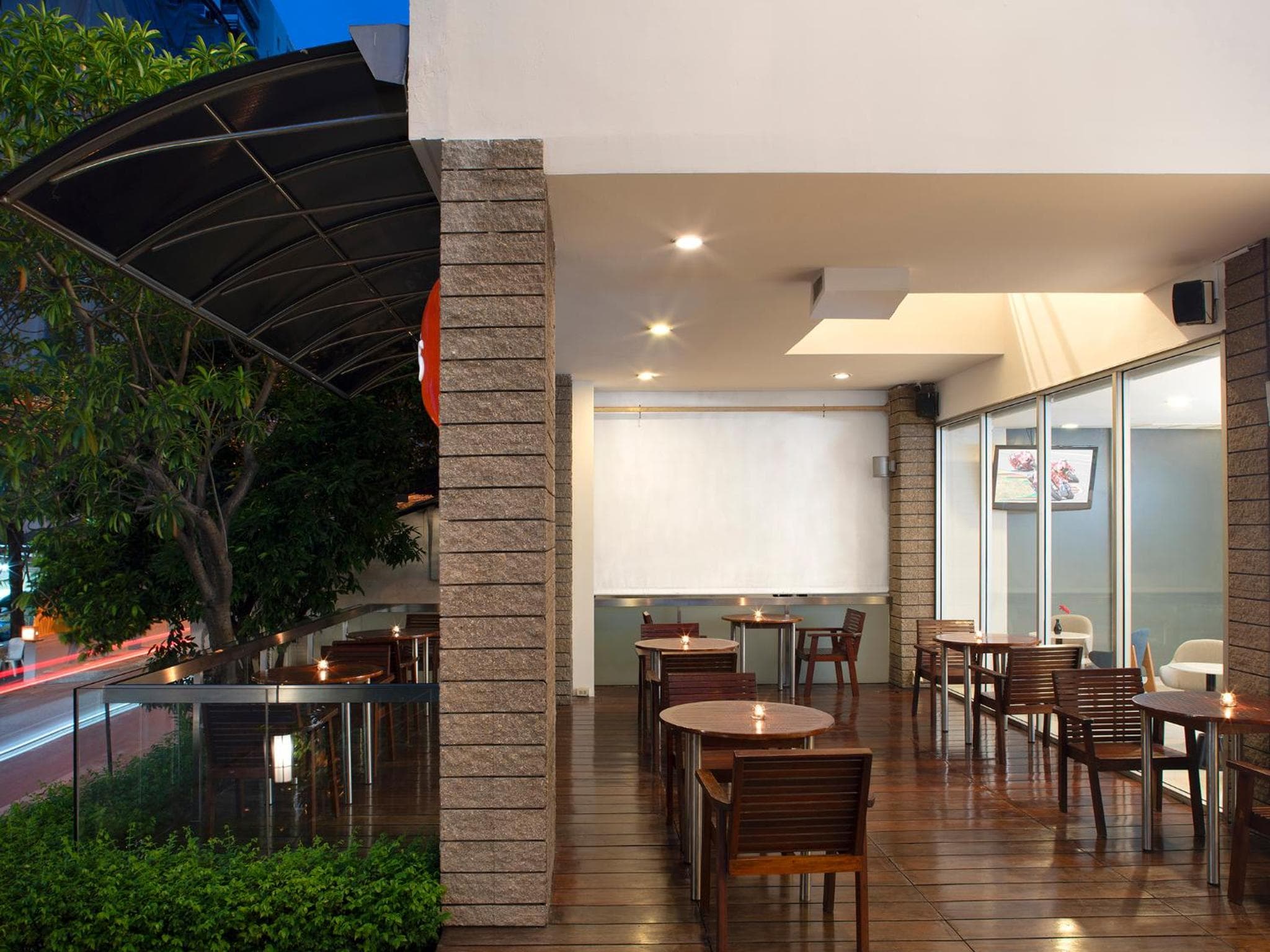 ibis Bangkok Sathorn — 24