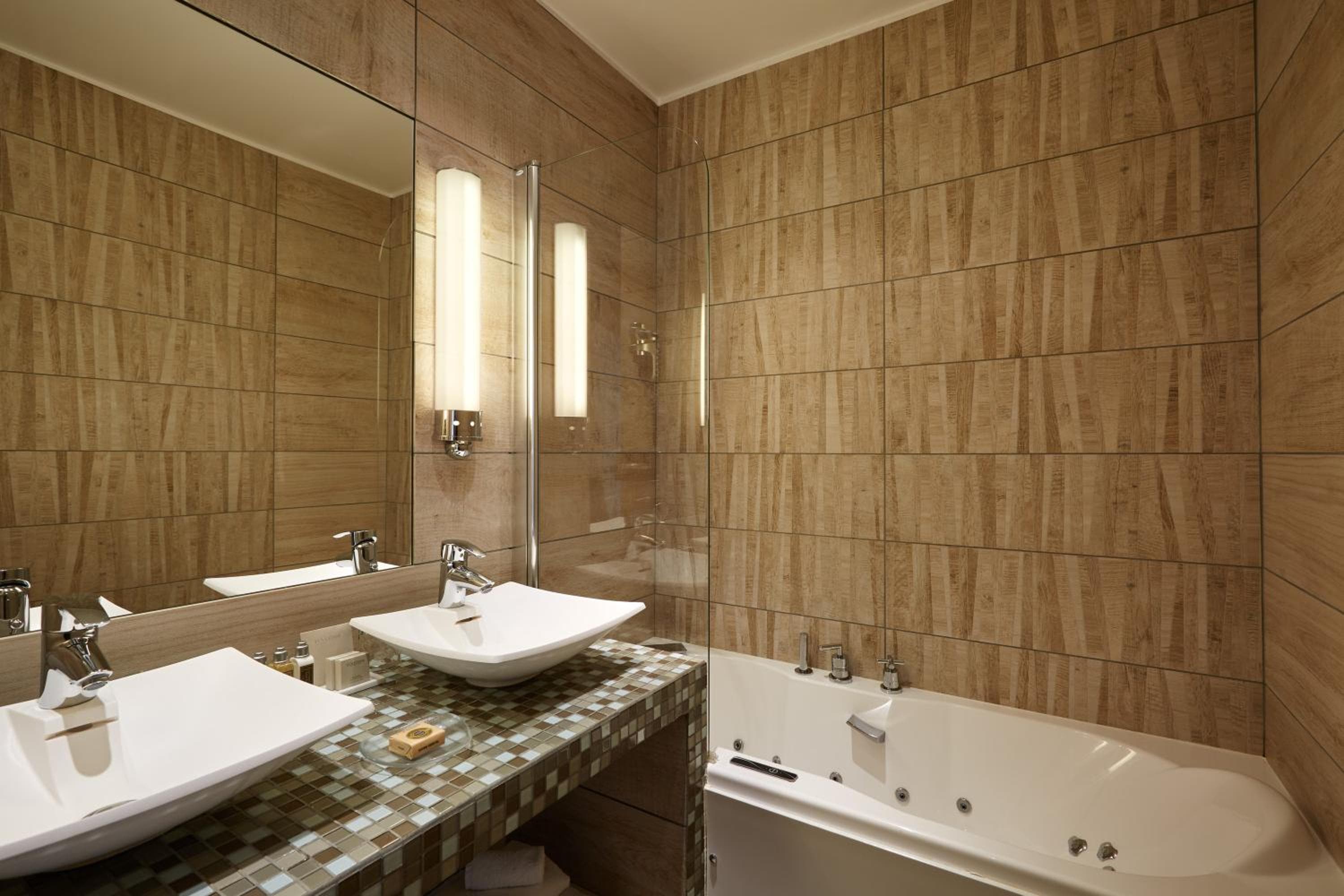 Hôtel Relais Saint Jacques Paris — 22